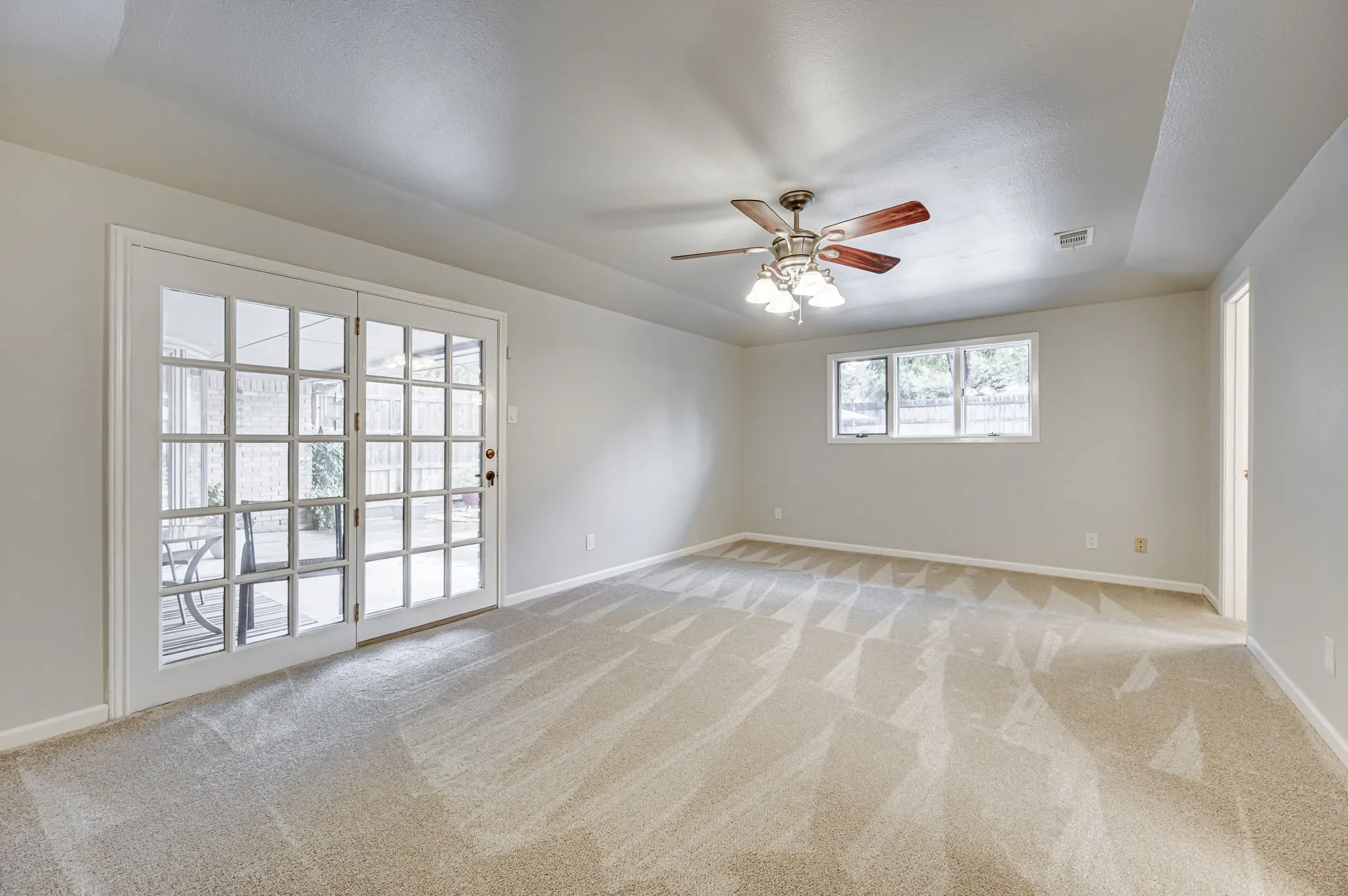 Single Family Residence For Sale in Dallas County , 947 Rock Canyon Drive, Duncanville, Texas 75137, 4 Bedroom, 3 Bathroom, 2 Garage spaces, 2,857 Sqft, built in 1972, mls#21263659, Real Estate Agent in Duncanville, Homes For Sale in Dallas county, Homes For Sale in Duncanville, Realtor in Duncanville Texas, Real Estate Brokerage Independent Realty Texas, Luminita Cordes Realtor