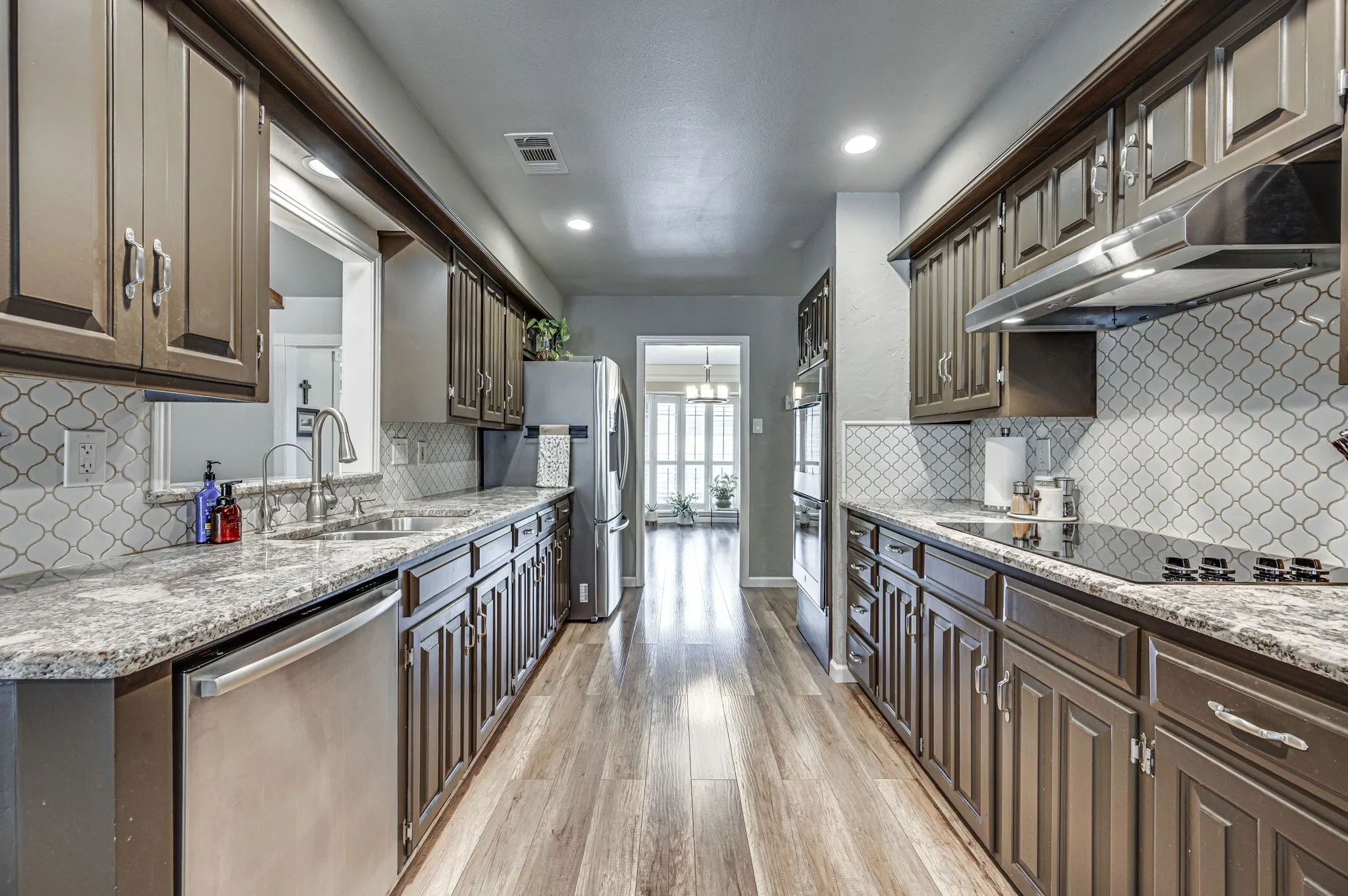 Single Family Residence For Sale in Dallas County , 947 Rock Canyon Drive, Duncanville, Texas 75137, 4 Bedroom, 3 Bathroom, 2 Garage spaces, 2,857 Sqft, built in 1972, mls#21263659, Real Estate Agent in Duncanville, Homes For Sale in Dallas county, Homes For Sale in Duncanville, Realtor in Duncanville Texas, Real Estate Brokerage Independent Realty Texas, Luminita Cordes Realtor
