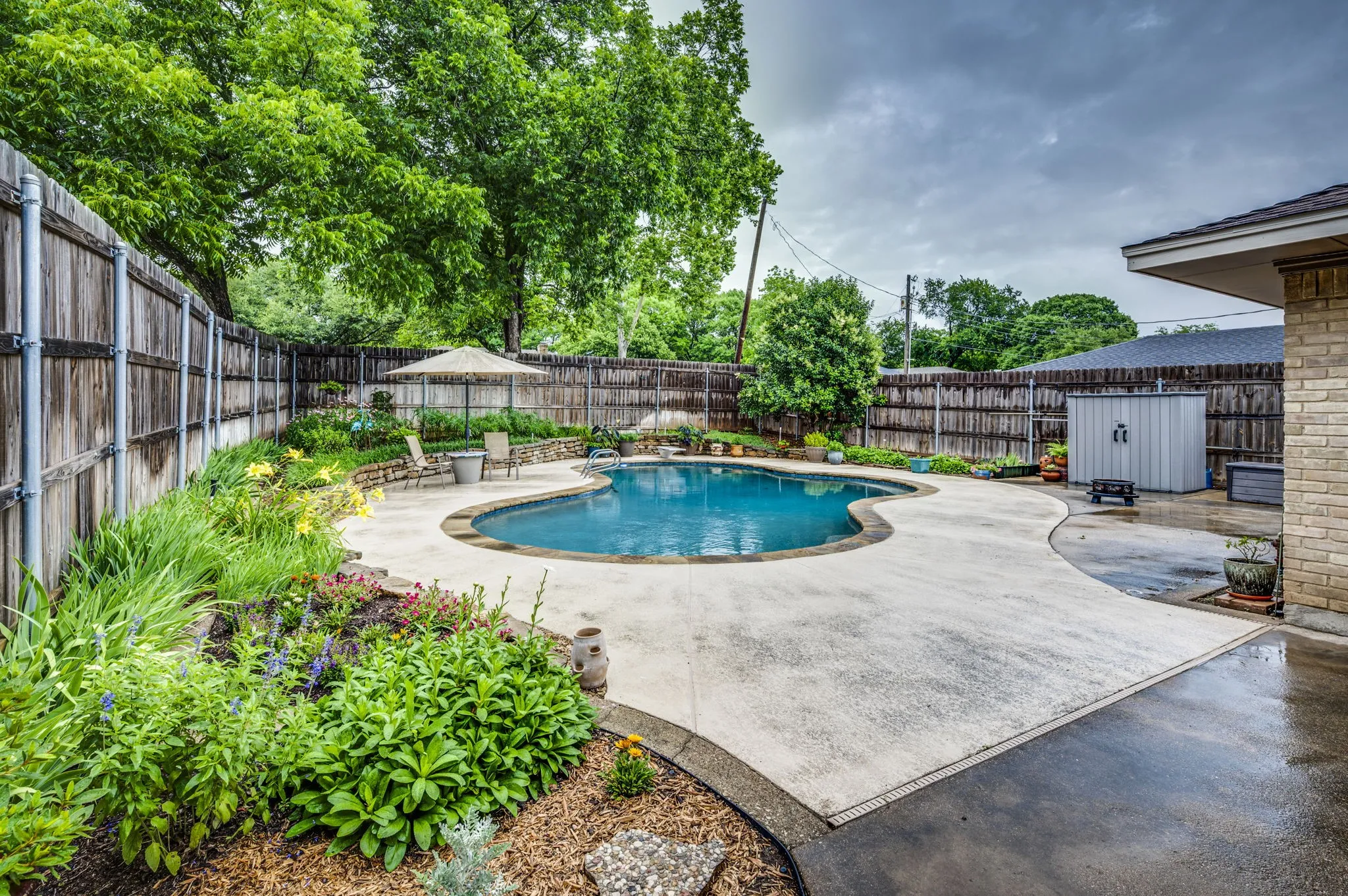 Single Family Residence For Sale in Dallas County , 947 Rock Canyon Drive, Duncanville, Texas 75137, 4 Bedroom, 3 Bathroom, 2 Garage spaces, 2,857 Sqft, built in 1972, mls#21263659, Real Estate Agent in Duncanville, Homes For Sale in Dallas county, Homes For Sale in Duncanville, Realtor in Duncanville Texas, Real Estate Brokerage Independent Realty Texas, Luminita Cordes Realtor