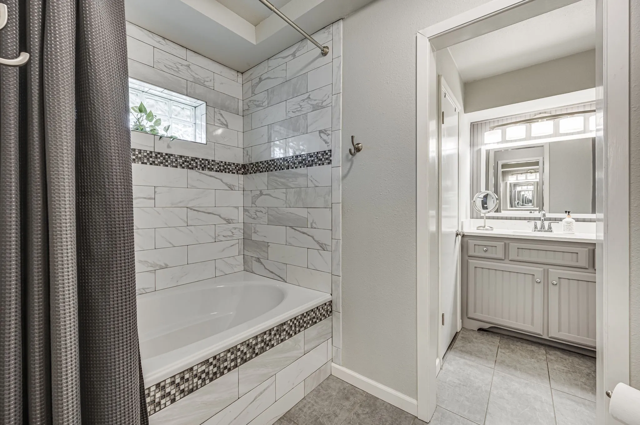 Single Family Residence For Sale in Dallas County , 947 Rock Canyon Drive, Duncanville, Texas 75137, 4 Bedroom, 3 Bathroom, 2 Garage spaces, 2,857 Sqft, built in 1972, mls#21263659, Real Estate Agent in Duncanville, Homes For Sale in Dallas county, Homes For Sale in Duncanville, Realtor in Duncanville Texas, Real Estate Brokerage Independent Realty Texas, Luminita Cordes Realtor