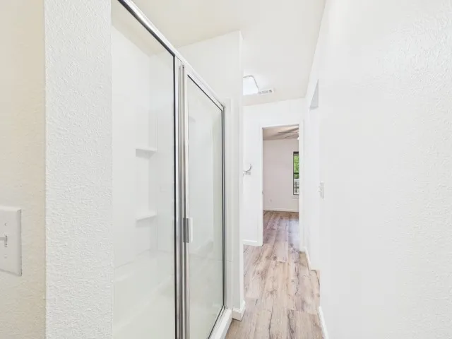 Guest quarters - Walk in shower
