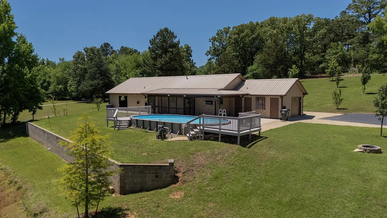 Single Family Residence For Sale in Smith County , 15460 County Road 434, Lindale, Texas 75771, 2 Bedroom, 3 Bathroom, 1 Garage spaces, 1,668 Sqft, built in 2015, mls#21263674, Real Estate Agent in Lindale, Homes For Sale in Smith county, Homes For Sale in Lindale, Realtor in Lindale Texas, Real Estate Brokerage Independent Realty Texas, Luminita Cordes Realtor