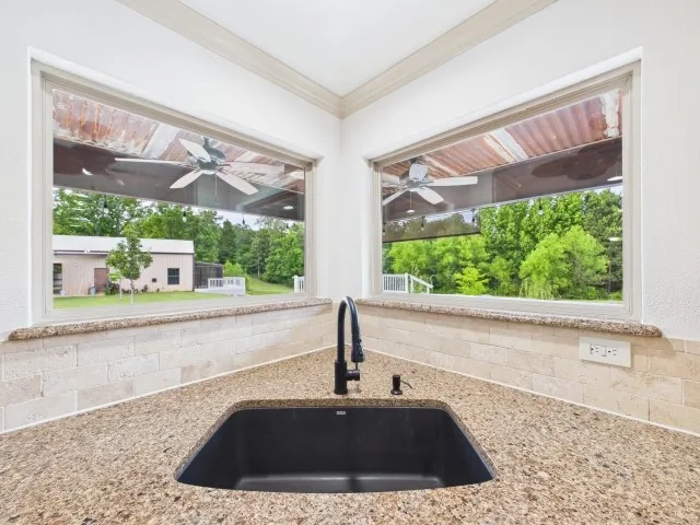 Single Family Residence For Sale in Smith County , 15460 County Road 434, Lindale, Texas 75771, 2 Bedroom, 3 Bathroom, 1 Garage spaces, 1,668 Sqft, built in 2015, mls#21263674, Real Estate Agent in Lindale, Homes For Sale in Smith county, Homes For Sale in Lindale, Realtor in Lindale Texas, Real Estate Brokerage Independent Realty Texas, Luminita Cordes Realtor