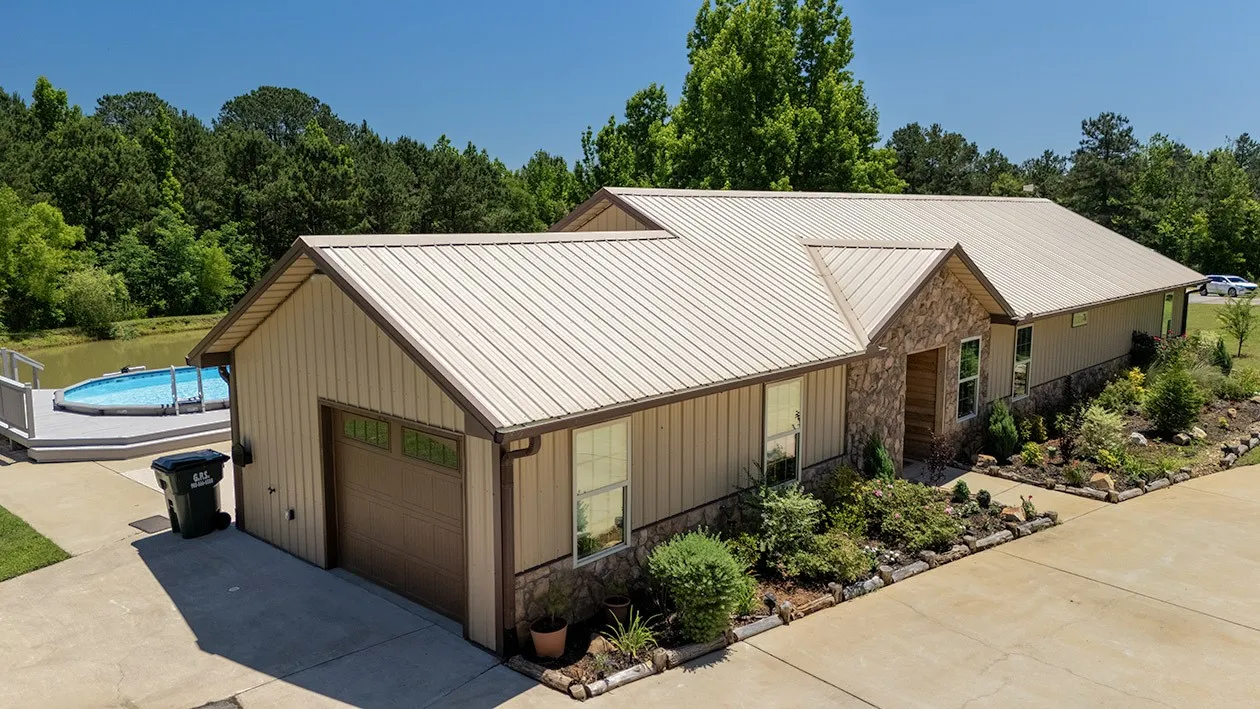 Single Family Residence For Sale in Smith County , 15460 County Road 434, Lindale, Texas 75771, 2 Bedroom, 3 Bathroom, 1 Garage spaces, 1,668 Sqft, built in 2015, mls#21263674, Real Estate Agent in Lindale, Homes For Sale in Smith county, Homes For Sale in Lindale, Realtor in Lindale Texas, Real Estate Brokerage Independent Realty Texas, Luminita Cordes Realtor