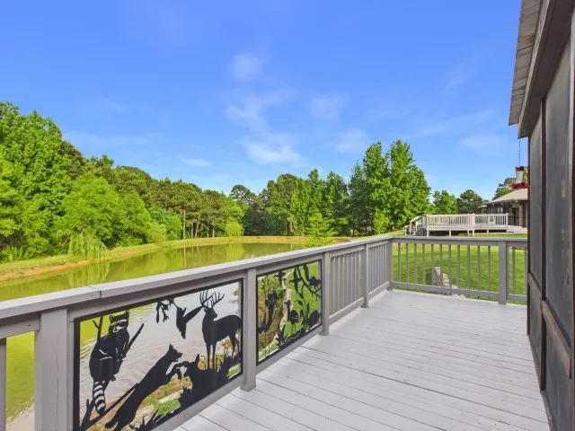 Guest quarters - waterfront deck