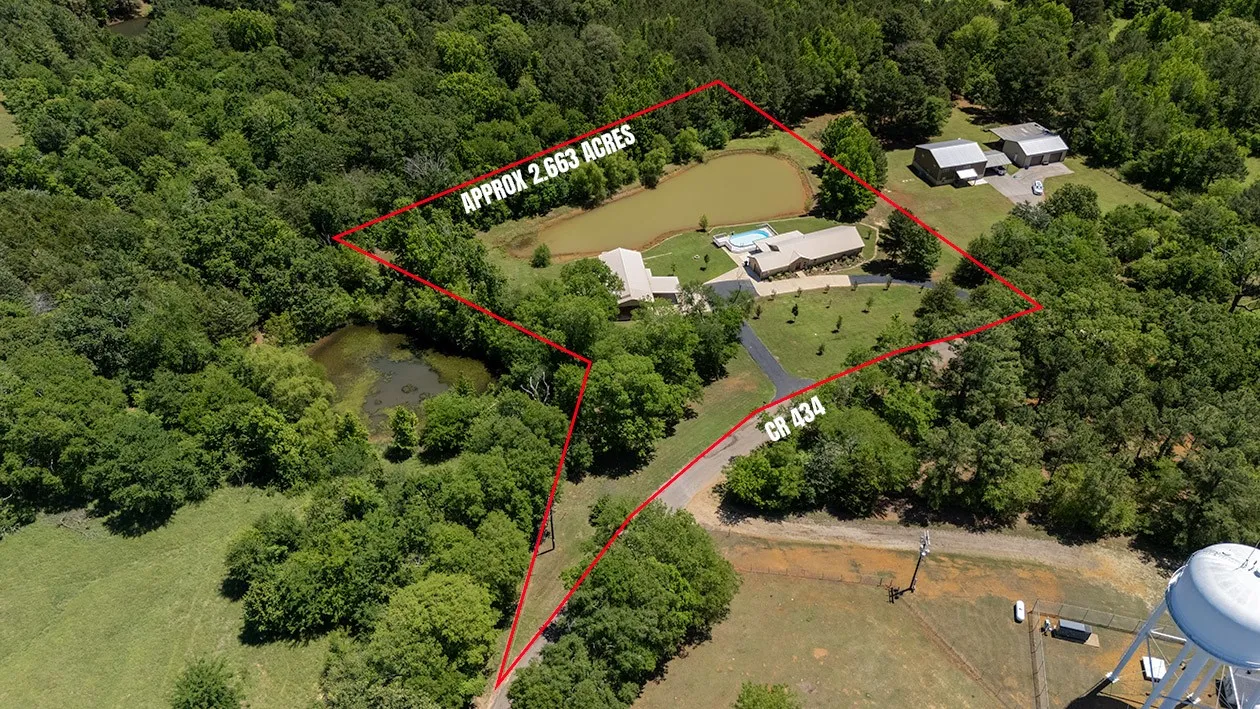 Single Family Residence For Sale in Smith County , 15460 County Road 434, Lindale, Texas 75771, 2 Bedroom, 3 Bathroom, 1 Garage spaces, 1,668 Sqft, built in 2015, mls#21263674, Real Estate Agent in Lindale, Homes For Sale in Smith county, Homes For Sale in Lindale, Realtor in Lindale Texas, Real Estate Brokerage Independent Realty Texas, Luminita Cordes Realtor