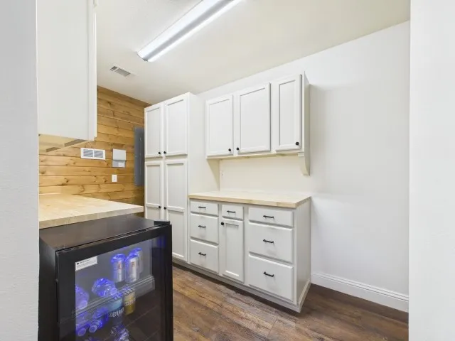 Single Family Residence For Sale in Smith County , 15460 County Road 434, Lindale, Texas 75771, 2 Bedroom, 3 Bathroom, 1 Garage spaces, 1,668 Sqft, built in 2015, mls#21263674, Real Estate Agent in Lindale, Homes For Sale in Smith county, Homes For Sale in Lindale, Realtor in Lindale Texas, Real Estate Brokerage Independent Realty Texas, Luminita Cordes Realtor