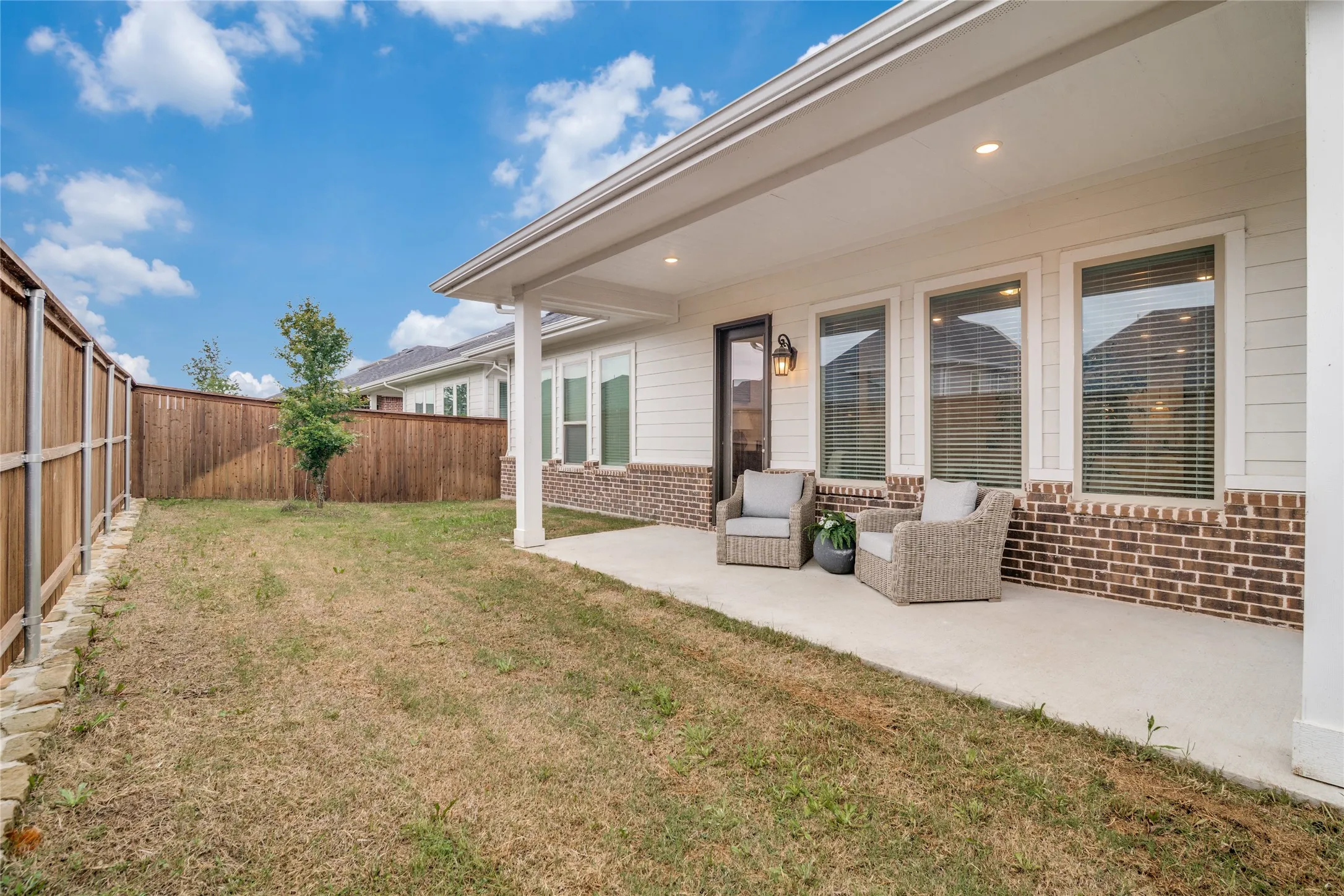 Single Family Residence For Sale in Dallas County , 7208 Manhattan Drive, Rowlett, Texas 75088, 5 Bedroom, 4 Bathroom, 2 Garage spaces, 3,442 Sqft, built in 2023, mls#21253818, Real Estate Agent in Rowlett, Homes For Sale in Dallas county, Homes For Sale in Rowlett, Realtor in Rowlett Texas, Real Estate Brokerage Independent Realty Texas, Luminita Cordes Realtor
