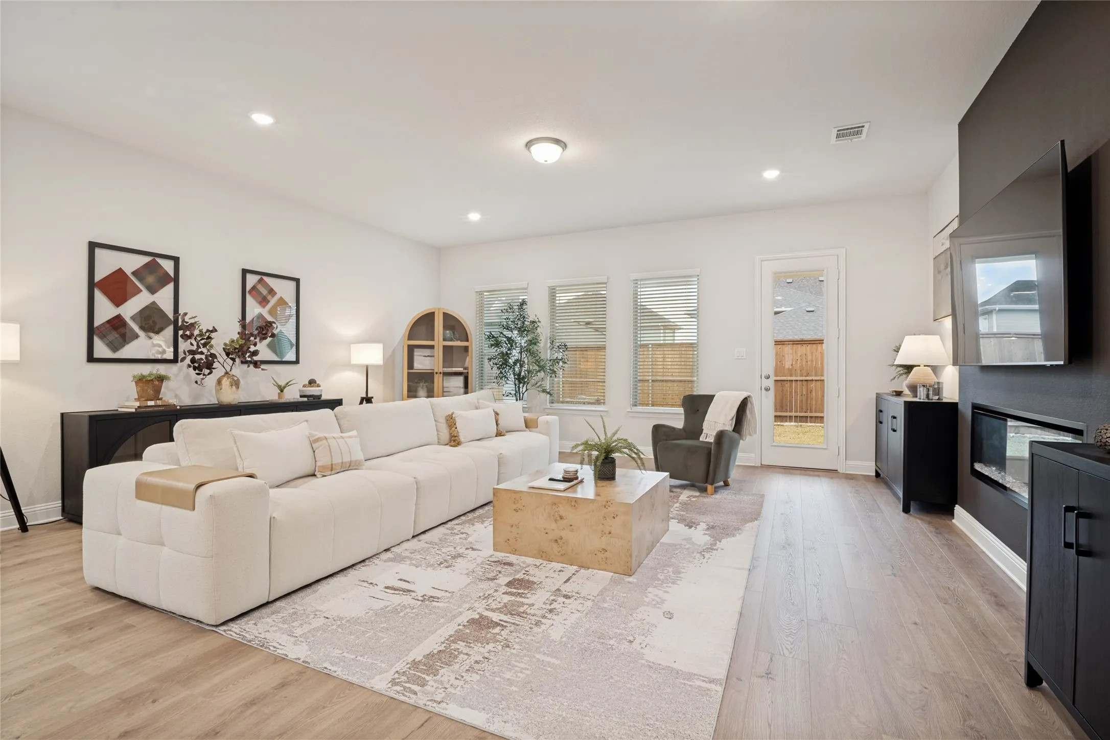 Single Family Residence For Sale in Dallas County , 7208 Manhattan Drive, Rowlett, Texas 75088, 5 Bedroom, 4 Bathroom, 2 Garage spaces, 3,442 Sqft, built in 2023, mls#21253818, Real Estate Agent in Rowlett, Homes For Sale in Dallas county, Homes For Sale in Rowlett, Realtor in Rowlett Texas, Real Estate Brokerage Independent Realty Texas, Luminita Cordes Realtor