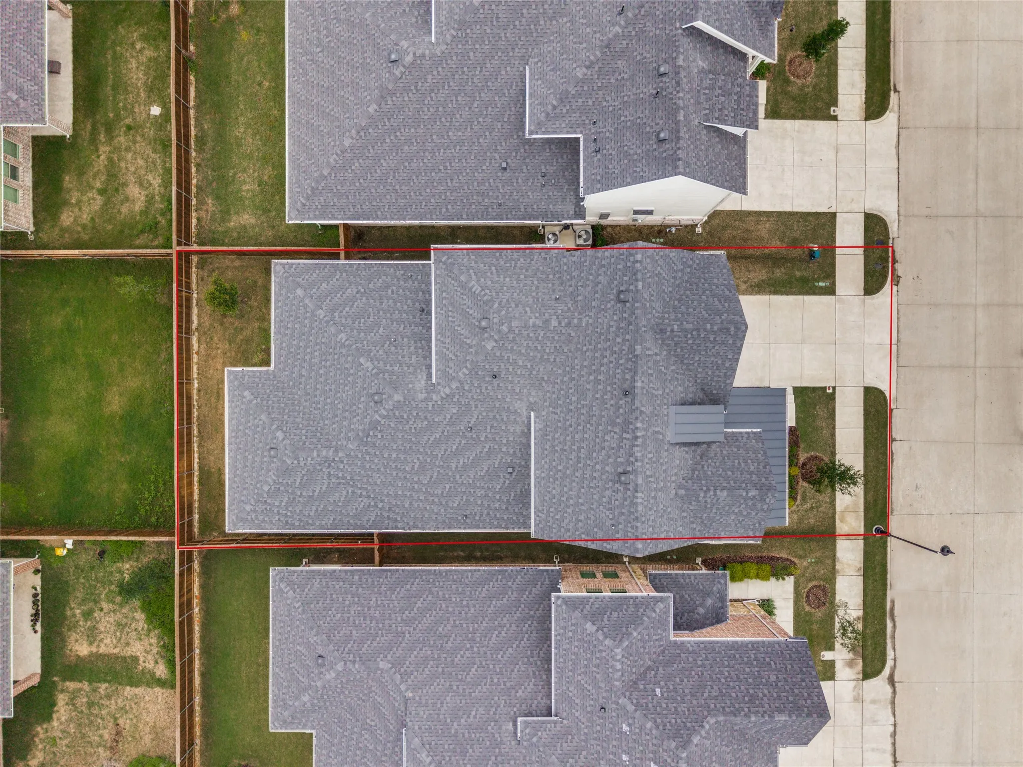 Single Family Residence For Sale in Dallas County , 7208 Manhattan Drive, Rowlett, Texas 75088, 5 Bedroom, 4 Bathroom, 2 Garage spaces, 3,442 Sqft, built in 2023, mls#21253818, Real Estate Agent in Rowlett, Homes For Sale in Dallas county, Homes For Sale in Rowlett, Realtor in Rowlett Texas, Real Estate Brokerage Independent Realty Texas, Luminita Cordes Realtor