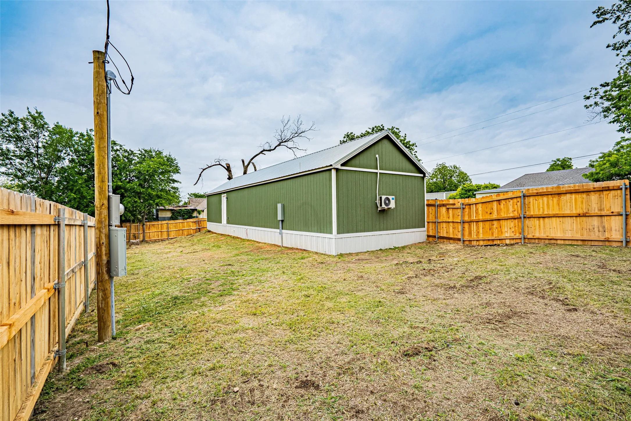 Manufactured Home For Sale in Erath County , 329 Vine Street, Dublin, Texas 76446, 2 Bedroom, 2 Bathroom, Garage spaces, 1,080 Sqft, built in 2025, mls#21263636, Real Estate Agent in Dublin, Homes For Sale in Erath county, Homes For Sale in Dublin, Realtor in Dublin Texas, Real Estate Brokerage Independent Realty Texas, Luminita Cordes Realtor