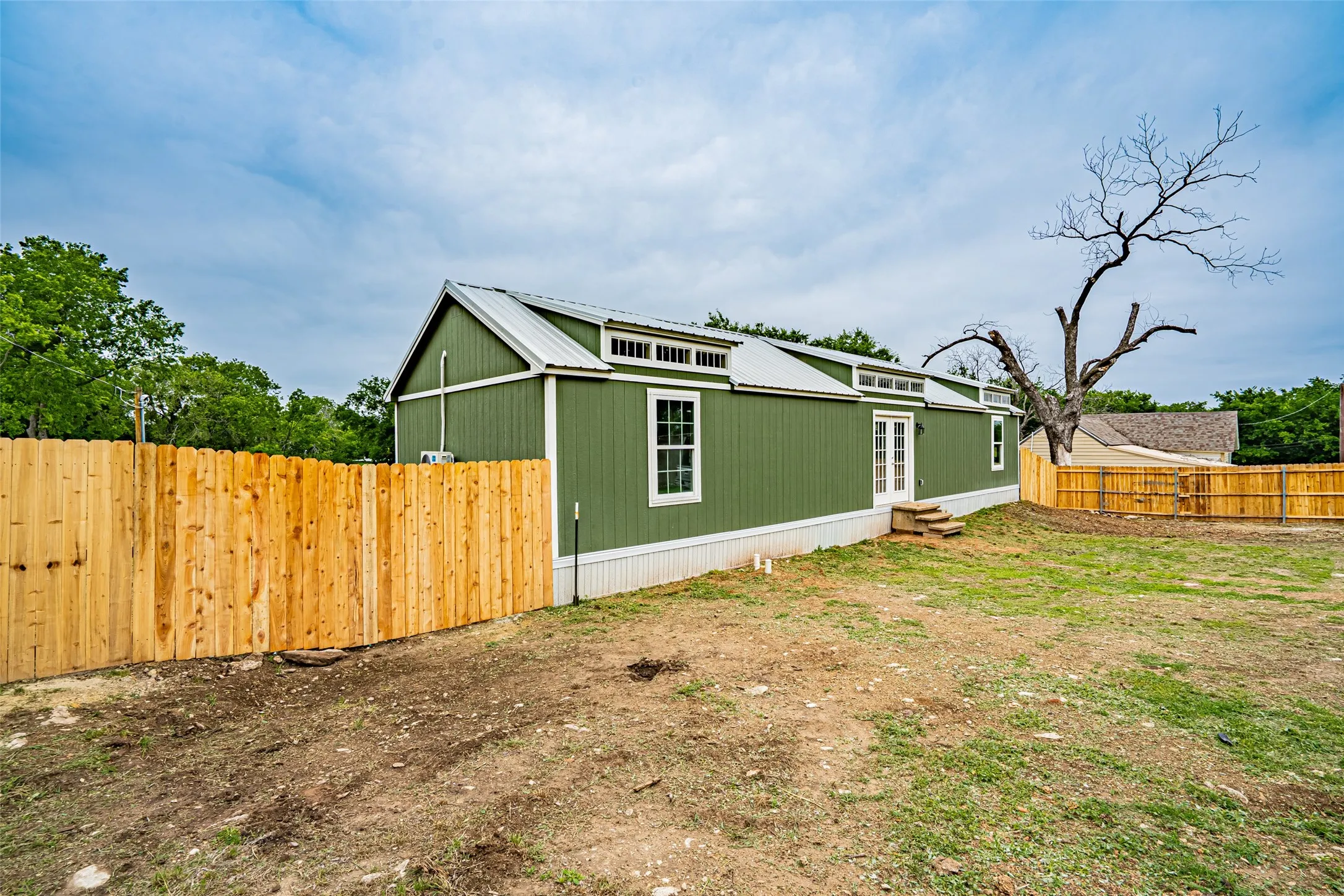 Manufactured Home For Sale in Erath County , 329 Vine Street, Dublin, Texas 76446, 2 Bedroom, 2 Bathroom, Garage spaces, 1,080 Sqft, built in 2025, mls#21263636, Real Estate Agent in Dublin, Homes For Sale in Erath county, Homes For Sale in Dublin, Realtor in Dublin Texas, Real Estate Brokerage Independent Realty Texas, Luminita Cordes Realtor