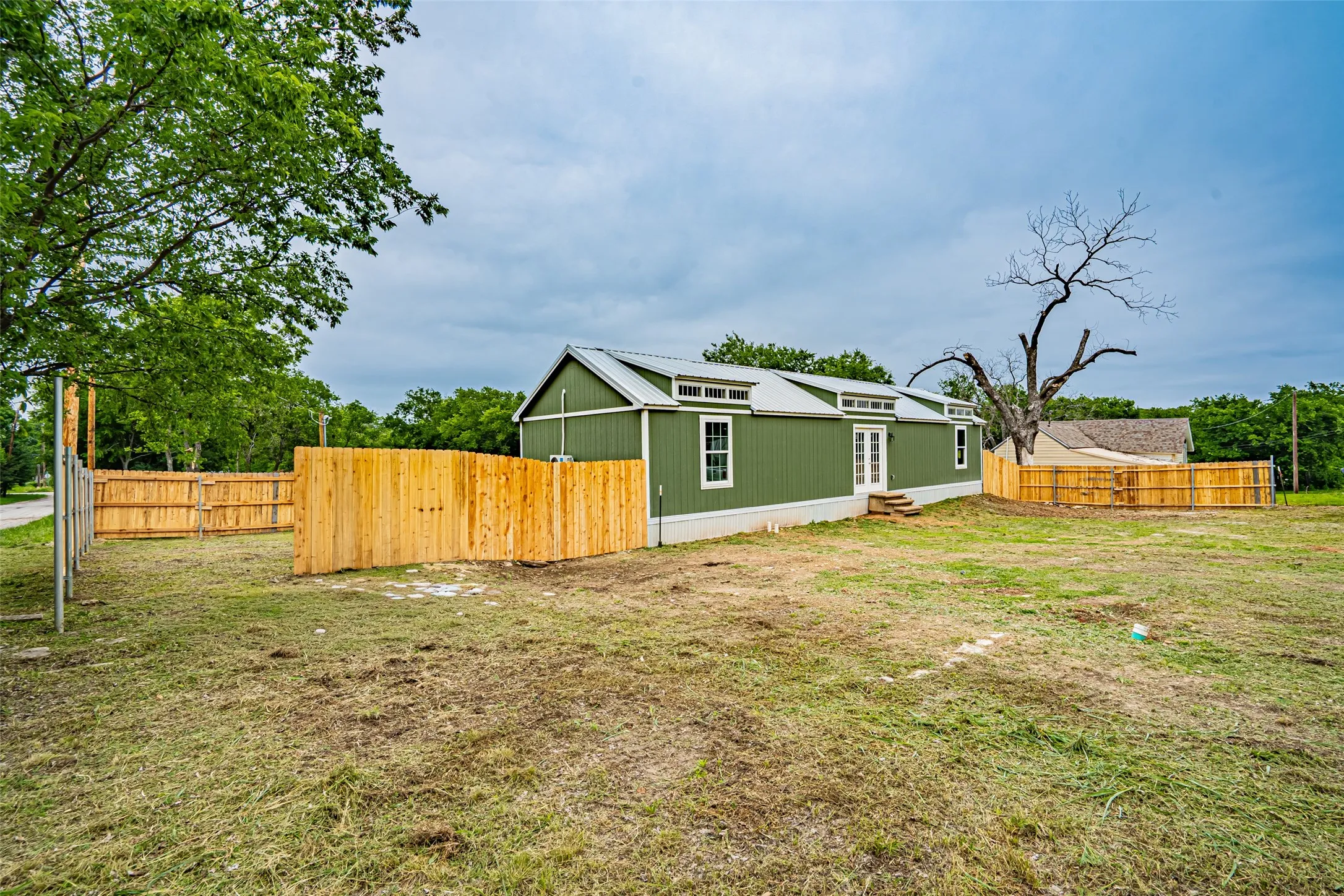 Manufactured Home For Sale in Erath County , 329 Vine Street, Dublin, Texas 76446, 2 Bedroom, 2 Bathroom, Garage spaces, 1,080 Sqft, built in 2025, mls#21263636, Real Estate Agent in Dublin, Homes For Sale in Erath county, Homes For Sale in Dublin, Realtor in Dublin Texas, Real Estate Brokerage Independent Realty Texas, Luminita Cordes Realtor