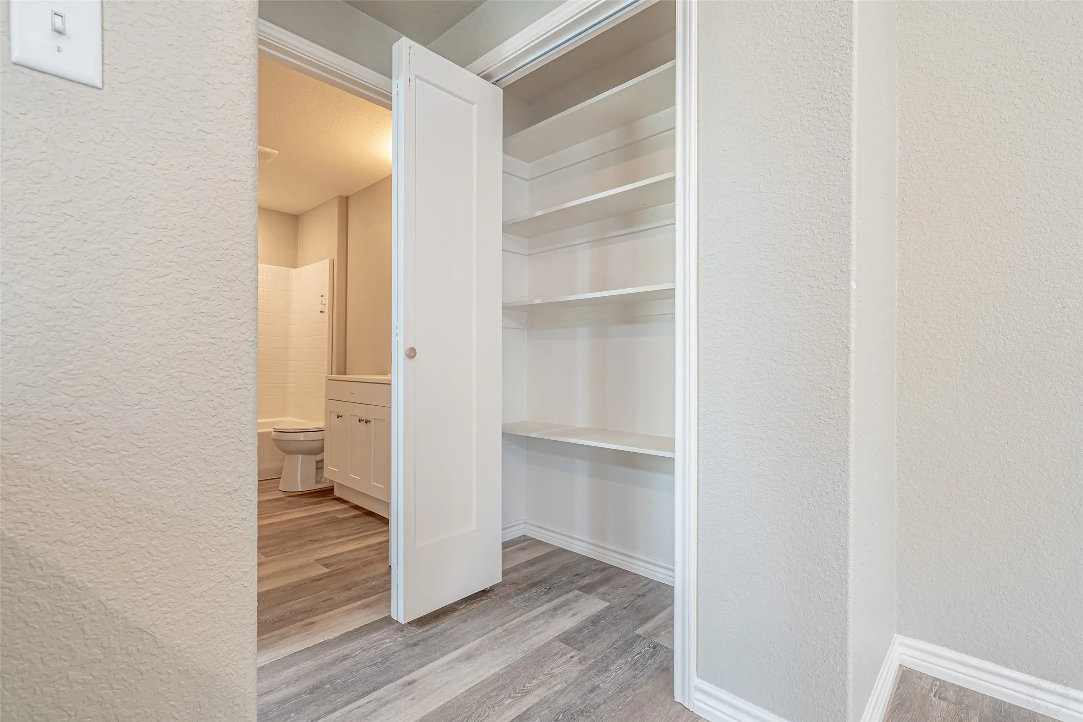Manufactured Home For Sale in Erath County , 329 Vine Street, Dublin, Texas 76446, 2 Bedroom, 2 Bathroom, Garage spaces, 1,080 Sqft, built in 2025, mls#21263636, Real Estate Agent in Dublin, Homes For Sale in Erath county, Homes For Sale in Dublin, Realtor in Dublin Texas, Real Estate Brokerage Independent Realty Texas, Luminita Cordes Realtor
