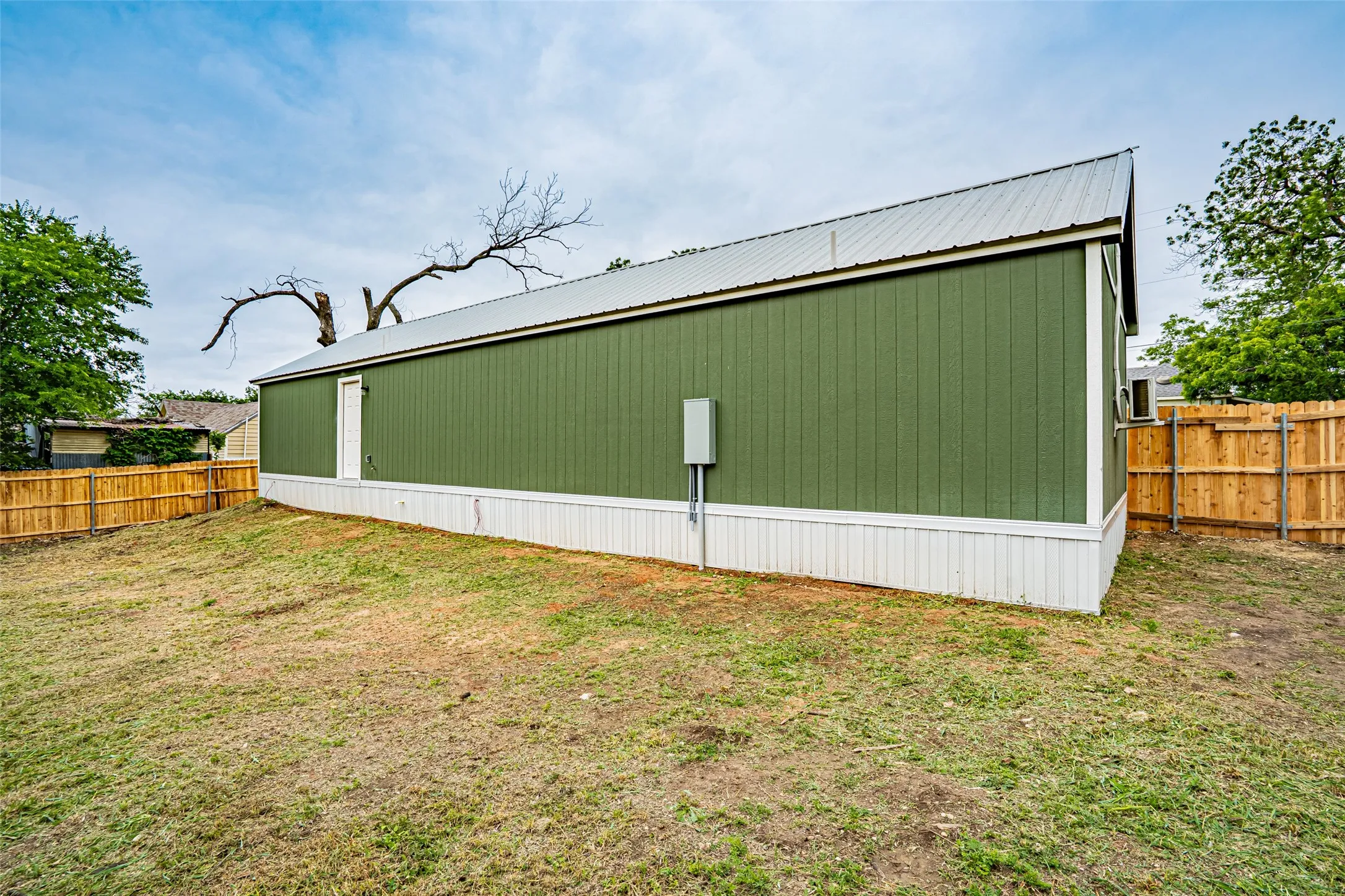 Manufactured Home For Sale in Erath County , 329 Vine Street, Dublin, Texas 76446, 2 Bedroom, 2 Bathroom, Garage spaces, 1,080 Sqft, built in 2025, mls#21263636, Real Estate Agent in Dublin, Homes For Sale in Erath county, Homes For Sale in Dublin, Realtor in Dublin Texas, Real Estate Brokerage Independent Realty Texas, Luminita Cordes Realtor