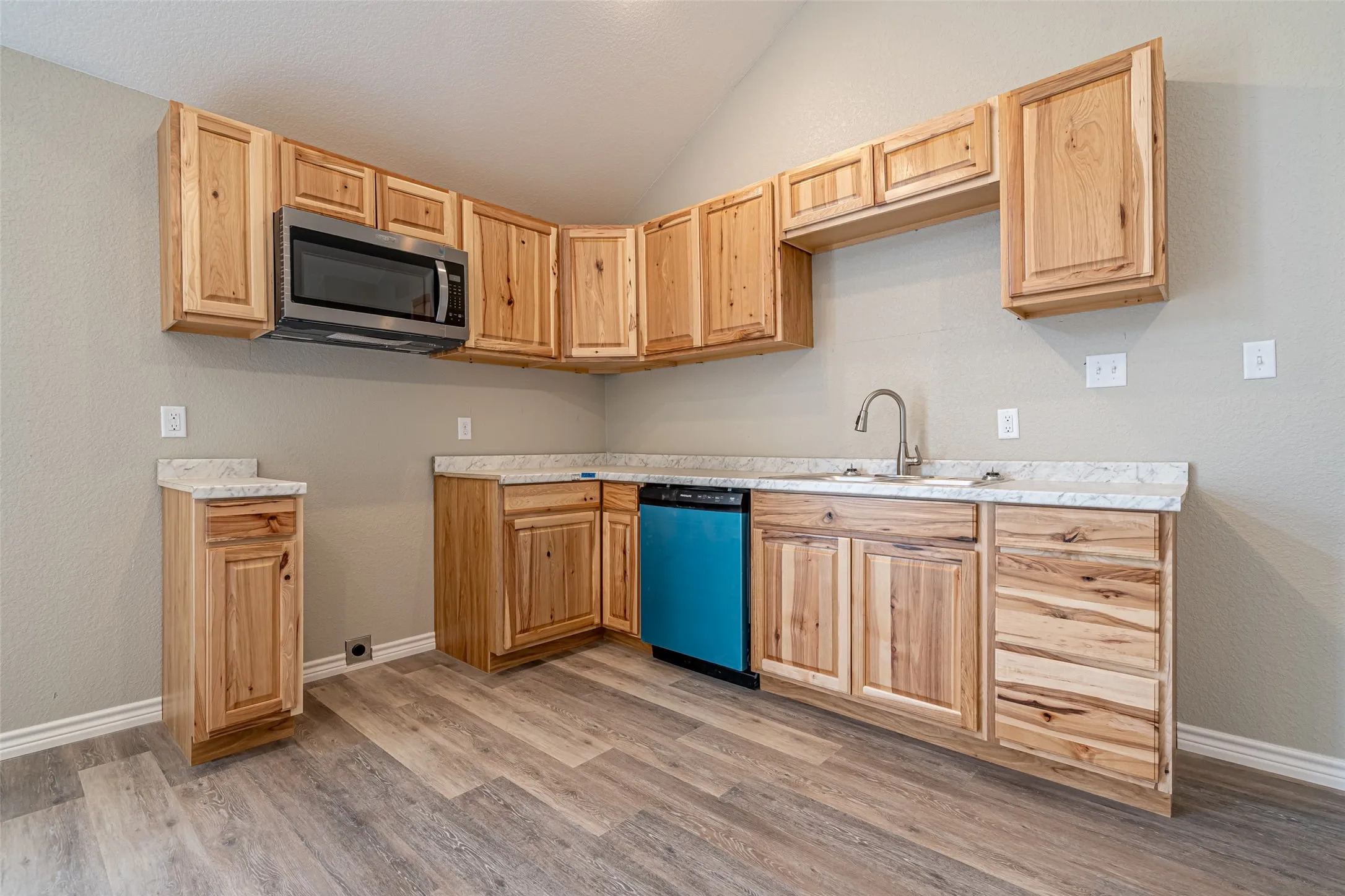 Manufactured Home For Sale in Erath County , 329 Vine Street, Dublin, Texas 76446, 2 Bedroom, 2 Bathroom, Garage spaces, 1,080 Sqft, built in 2025, mls#21263636, Real Estate Agent in Dublin, Homes For Sale in Erath county, Homes For Sale in Dublin, Realtor in Dublin Texas, Real Estate Brokerage Independent Realty Texas, Luminita Cordes Realtor