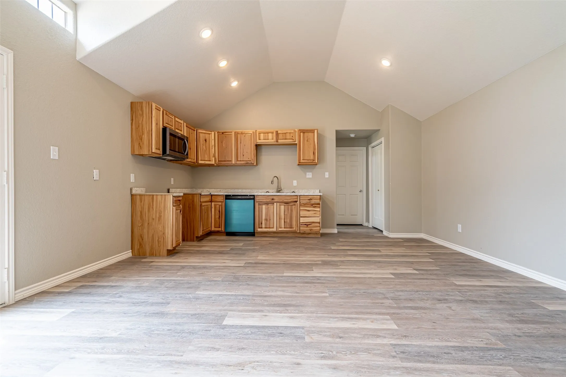 Manufactured Home For Sale in Erath County , 329 Vine Street, Dublin, Texas 76446, 2 Bedroom, 2 Bathroom, Garage spaces, 1,080 Sqft, built in 2025, mls#21263636, Real Estate Agent in Dublin, Homes For Sale in Erath county, Homes For Sale in Dublin, Realtor in Dublin Texas, Real Estate Brokerage Independent Realty Texas, Luminita Cordes Realtor