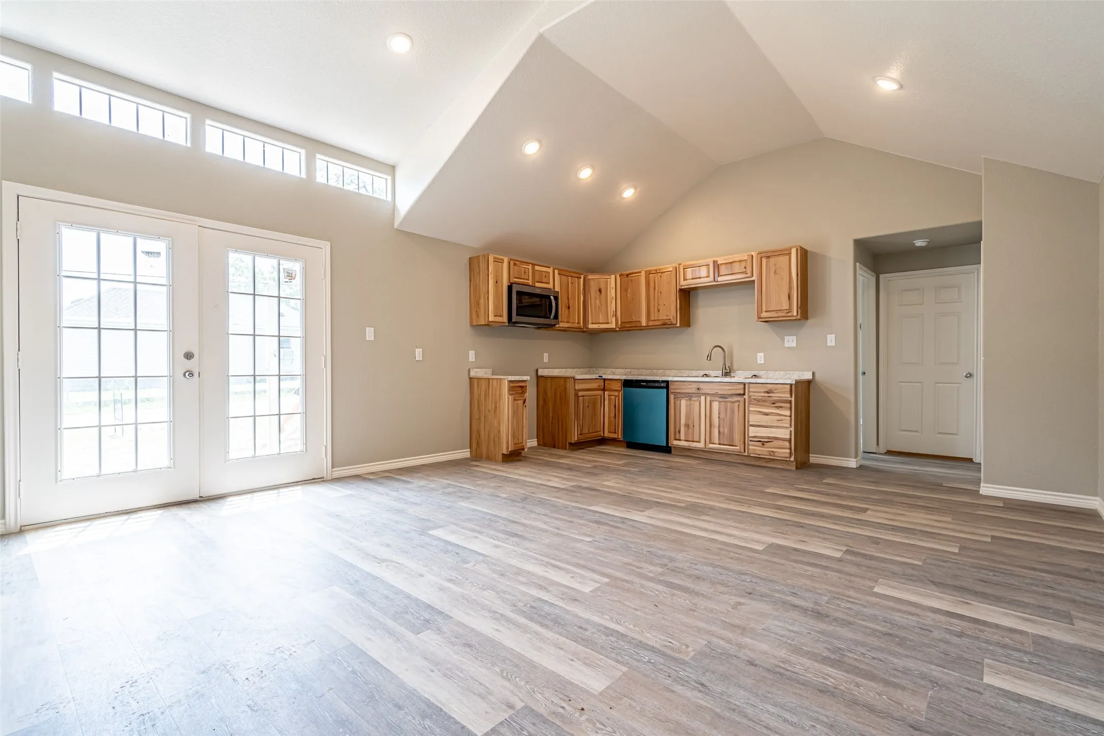 Manufactured Home For Sale in Erath County , 329 Vine Street, Dublin, Texas 76446, 2 Bedroom, 2 Bathroom, Garage spaces, 1,080 Sqft, built in 2025, mls#21263636, Real Estate Agent in Dublin, Homes For Sale in Erath county, Homes For Sale in Dublin, Realtor in Dublin Texas, Real Estate Brokerage Independent Realty Texas, Luminita Cordes Realtor