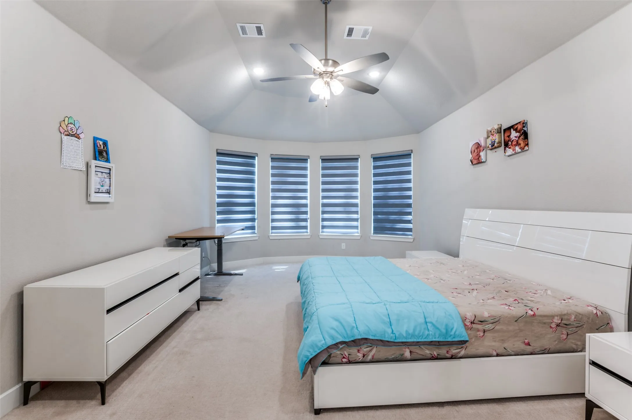 Single Family Residence For Sale in Collin County , 2331 Rolling Vista Lane, Prosper, Texas 75078, 5 Bedroom, 6 Bathroom, 3 Garage spaces, 3,989 Sqft, built in 2022, mls#21231539, Real Estate Agent in Prosper, Homes For Sale in Collin county, Homes For Sale in Prosper, Realtor in Prosper Texas, Real Estate Brokerage Independent Realty Texas, Luminita Cordes Realtor