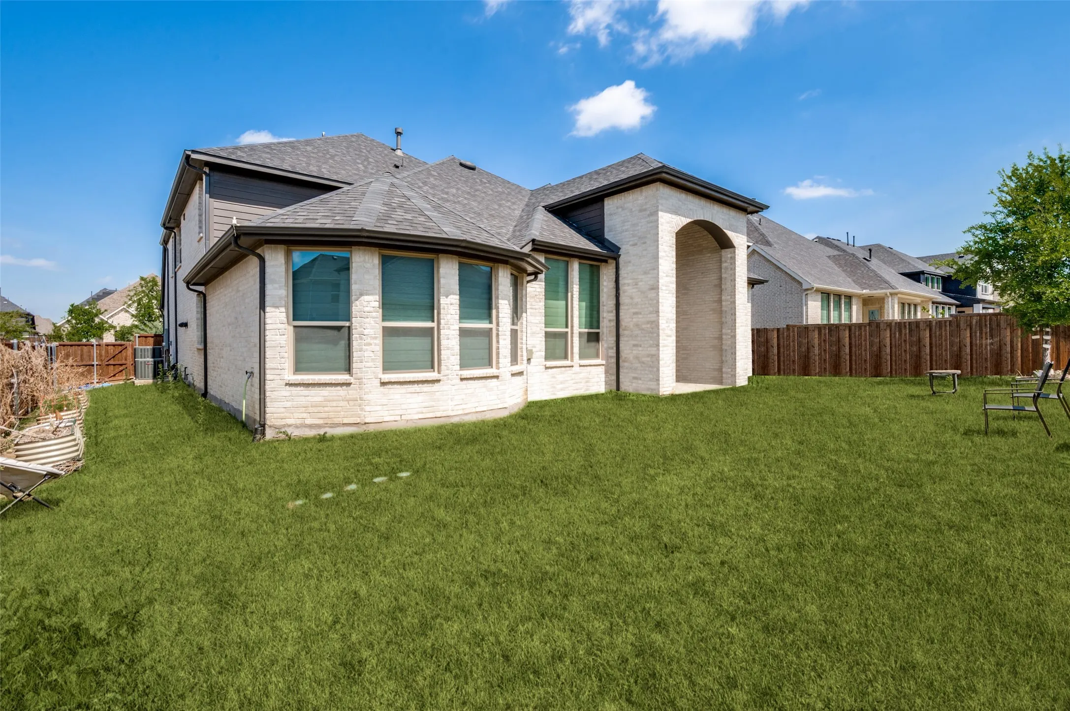 Single Family Residence For Sale in Collin County , 2331 Rolling Vista Lane, Prosper, Texas 75078, 5 Bedroom, 6 Bathroom, 3 Garage spaces, 3,989 Sqft, built in 2022, mls#21231539, Real Estate Agent in Prosper, Homes For Sale in Collin county, Homes For Sale in Prosper, Realtor in Prosper Texas, Real Estate Brokerage Independent Realty Texas, Luminita Cordes Realtor