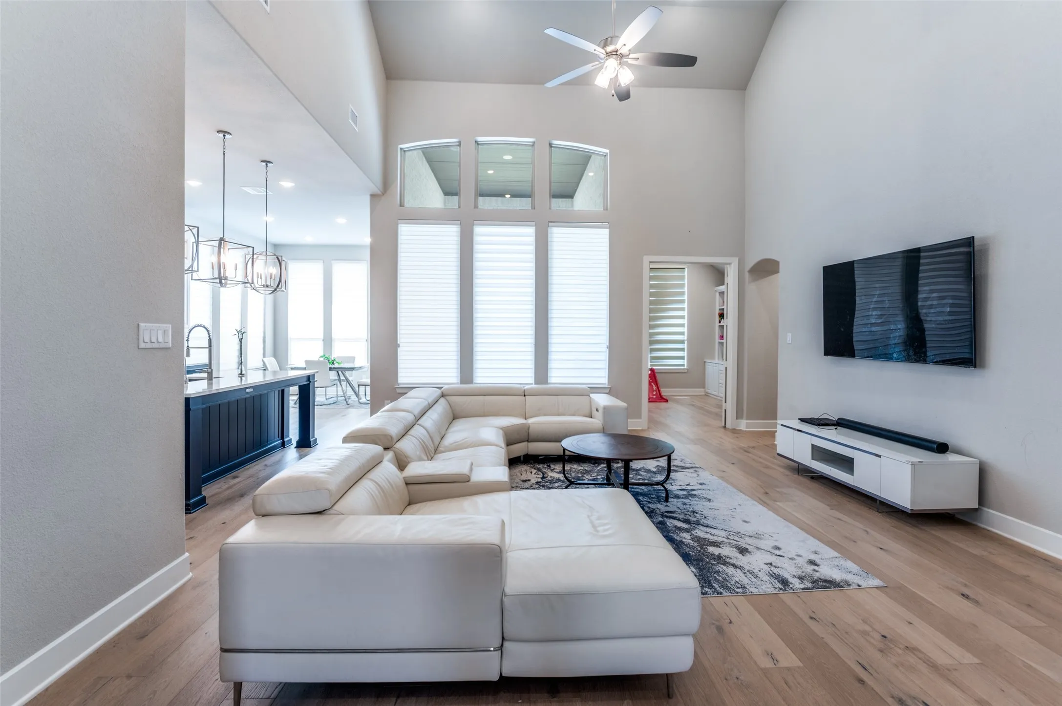 Single Family Residence For Sale in Collin County , 2331 Rolling Vista Lane, Prosper, Texas 75078, 5 Bedroom, 6 Bathroom, 3 Garage spaces, 3,989 Sqft, built in 2022, mls#21231539, Real Estate Agent in Prosper, Homes For Sale in Collin county, Homes For Sale in Prosper, Realtor in Prosper Texas, Real Estate Brokerage Independent Realty Texas, Luminita Cordes Realtor