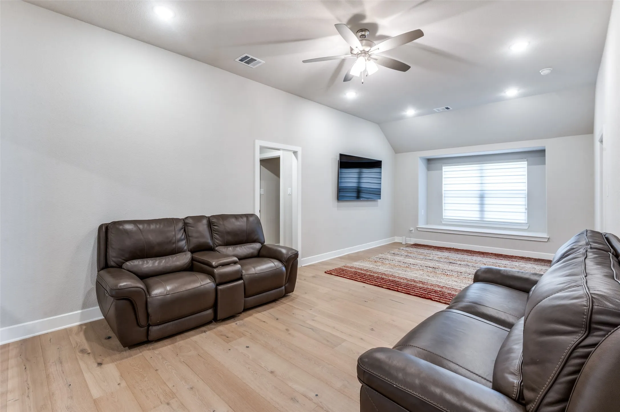 Single Family Residence For Sale in Collin County , 2331 Rolling Vista Lane, Prosper, Texas 75078, 5 Bedroom, 6 Bathroom, 3 Garage spaces, 3,989 Sqft, built in 2022, mls#21231539, Real Estate Agent in Prosper, Homes For Sale in Collin county, Homes For Sale in Prosper, Realtor in Prosper Texas, Real Estate Brokerage Independent Realty Texas, Luminita Cordes Realtor