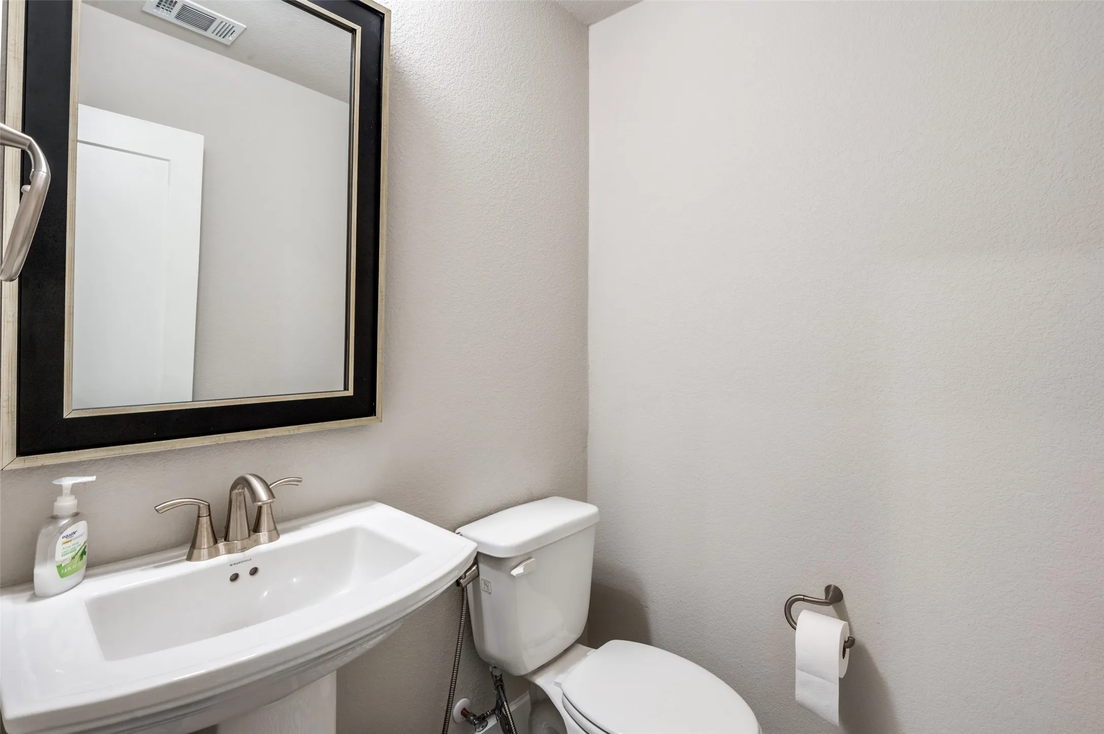 Single Family Residence For Sale in Collin County , 2331 Rolling Vista Lane, Prosper, Texas 75078, 5 Bedroom, 6 Bathroom, 3 Garage spaces, 3,989 Sqft, built in 2022, mls#21231539, Real Estate Agent in Prosper, Homes For Sale in Collin county, Homes For Sale in Prosper, Realtor in Prosper Texas, Real Estate Brokerage Independent Realty Texas, Luminita Cordes Realtor
