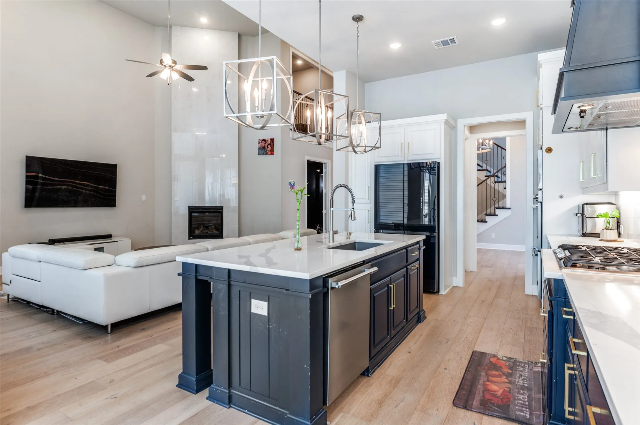 Single Family Residence For Sale in Collin County , 2331 Rolling Vista Lane, Prosper, Texas 75078, 5 Bedroom, 6 Bathroom, 3 Garage spaces, 3,989 Sqft, built in 2022, mls#21231539, Real Estate Agent in Prosper, Homes For Sale in Collin county, Homes For Sale in Prosper, Realtor in Prosper Texas, Real Estate Brokerage Independent Realty Texas, Luminita Cordes Realtor