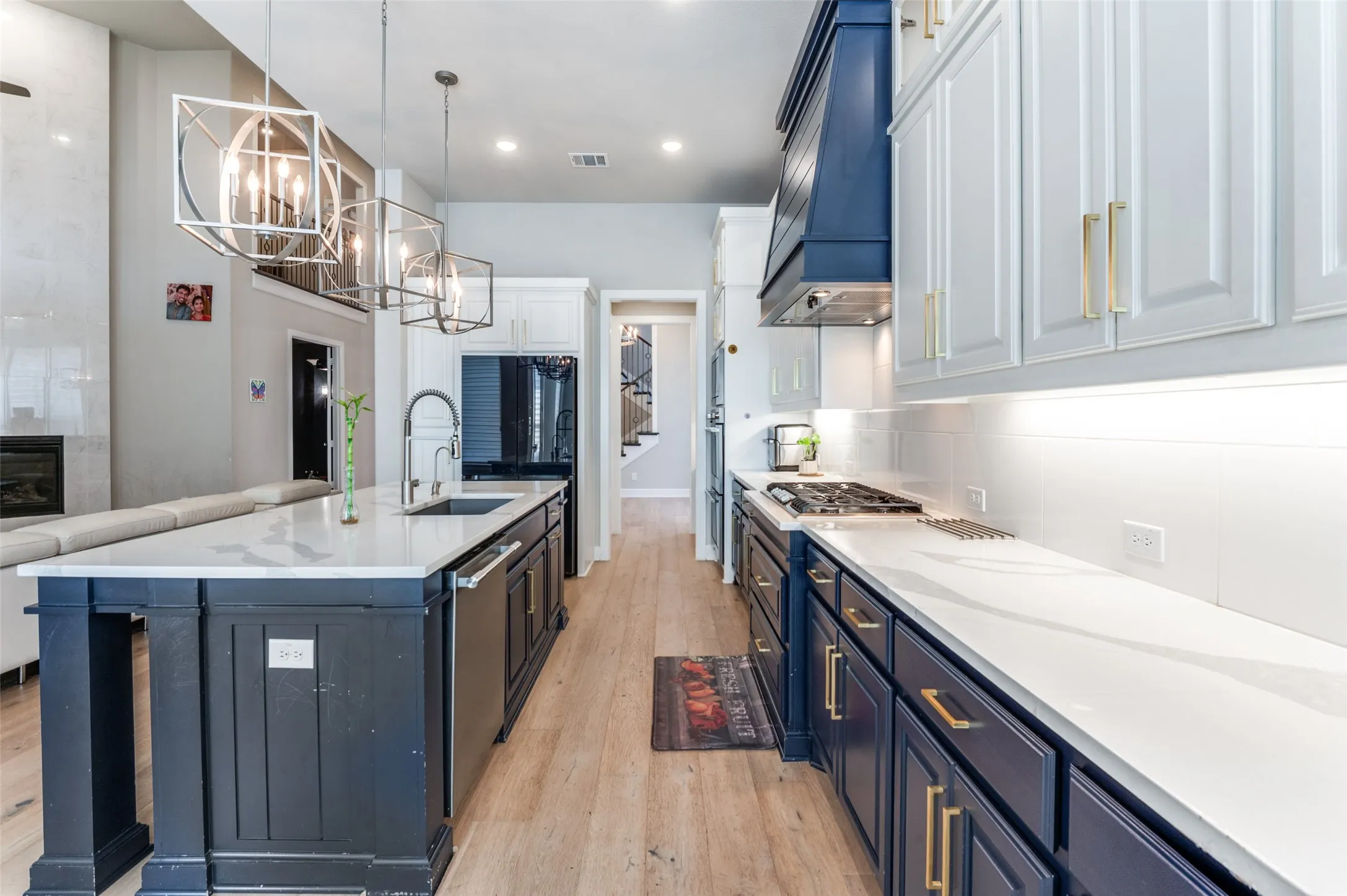 Single Family Residence For Sale in Collin County , 2331 Rolling Vista Lane, Prosper, Texas 75078, 5 Bedroom, 6 Bathroom, 3 Garage spaces, 3,989 Sqft, built in 2022, mls#21231539, Real Estate Agent in Prosper, Homes For Sale in Collin county, Homes For Sale in Prosper, Realtor in Prosper Texas, Real Estate Brokerage Independent Realty Texas, Luminita Cordes Realtor