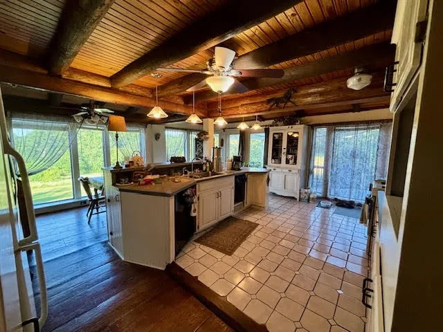 Single Family Residence For Sale in Hunt County , 1630 County Road 2320, Terrell, Texas 75160, 3 Bedroom, 2 Bathroom, Garage spaces, 1,424 Sqft, built in 1984, mls#21263714, Real Estate Agent in Terrell, Homes For Sale in Hunt county, Homes For Sale in Terrell, Realtor in Terrell Texas, Real Estate Brokerage Independent Realty Texas, Luminita Cordes Realtor