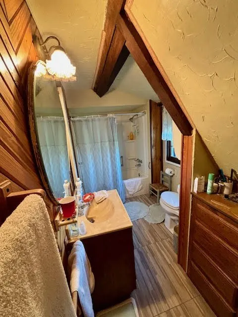 Single Family Residence For Sale in Hunt County , 1630 County Road 2320, Terrell, Texas 75160, 3 Bedroom, 2 Bathroom, Garage spaces, 1,424 Sqft, built in 1984, mls#21263714, Real Estate Agent in Terrell, Homes For Sale in Hunt county, Homes For Sale in Terrell, Realtor in Terrell Texas, Real Estate Brokerage Independent Realty Texas, Luminita Cordes Realtor