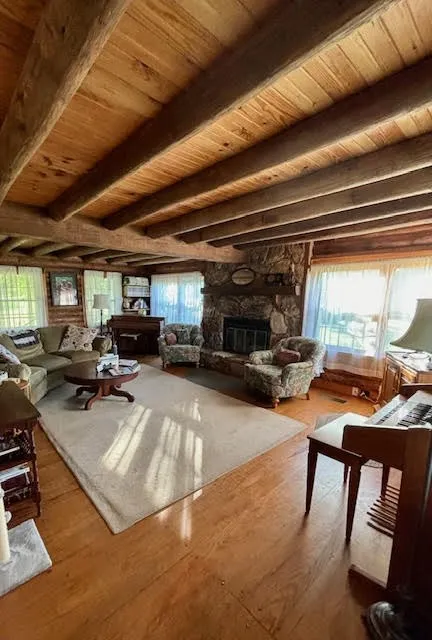 Single Family Residence For Sale in Hunt County , 1630 County Road 2320, Terrell, Texas 75160, 3 Bedroom, 2 Bathroom, Garage spaces, 1,424 Sqft, built in 1984, mls#21263714, Real Estate Agent in Terrell, Homes For Sale in Hunt county, Homes For Sale in Terrell, Realtor in Terrell Texas, Real Estate Brokerage Independent Realty Texas, Luminita Cordes Realtor
