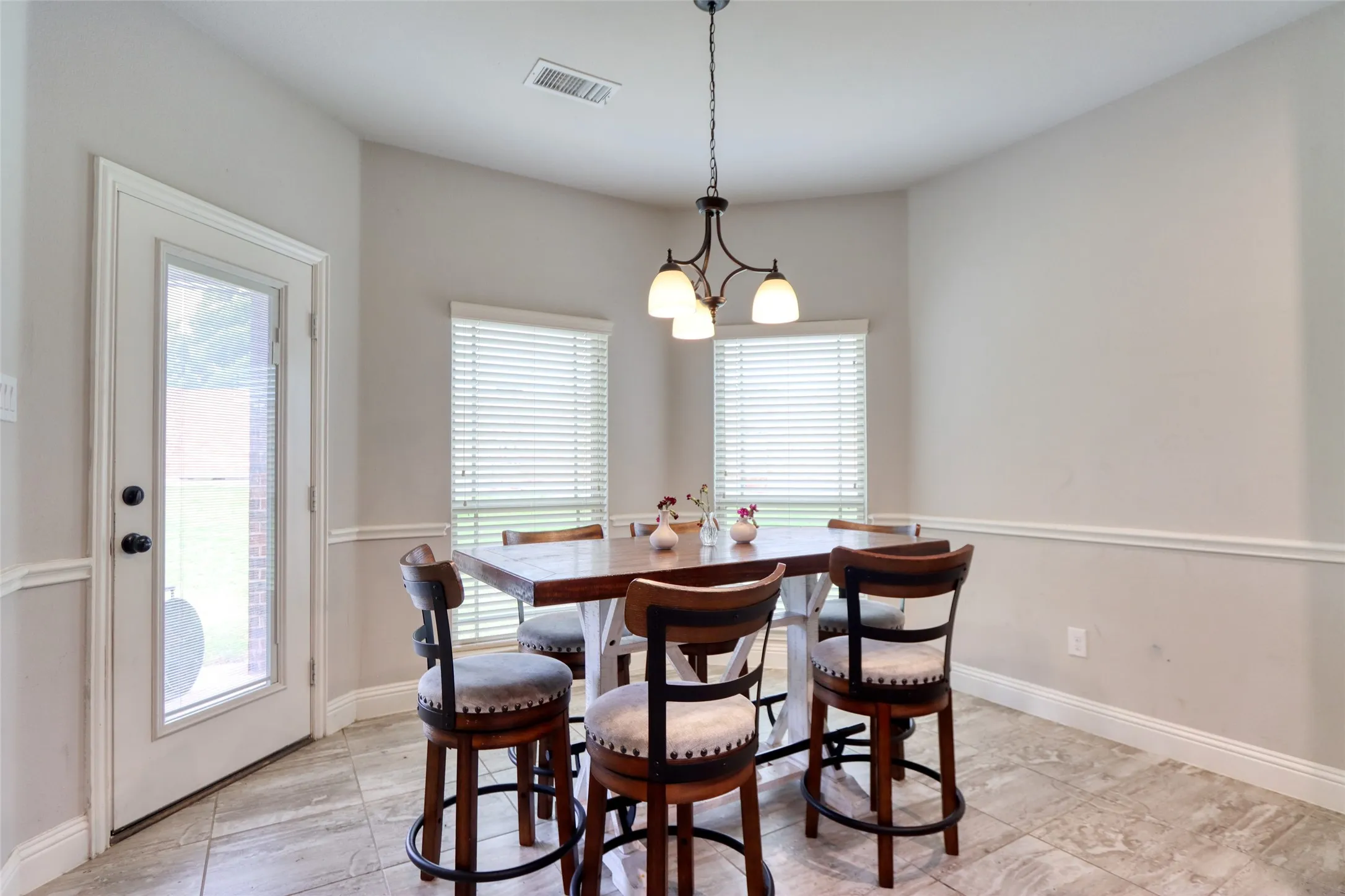 Single Family Residence For Sale in Ellis County , 2601 Grouse Hollow Way, Midlothian, Texas 76065, 6 Bedrooms, 4 Bathrooms, 3 Garage spaces, 4,266 Sqft, built in 2019, Price $620,000, mls#21263384, Real Estate Agent in Midlothian, Homes For Sale in Ellis county, Homes For Sale in Midlothian, Realtor in Midlothian Texas, Real Estate Brokerage Independent Realty Texas, Luminita Cordes Realtor