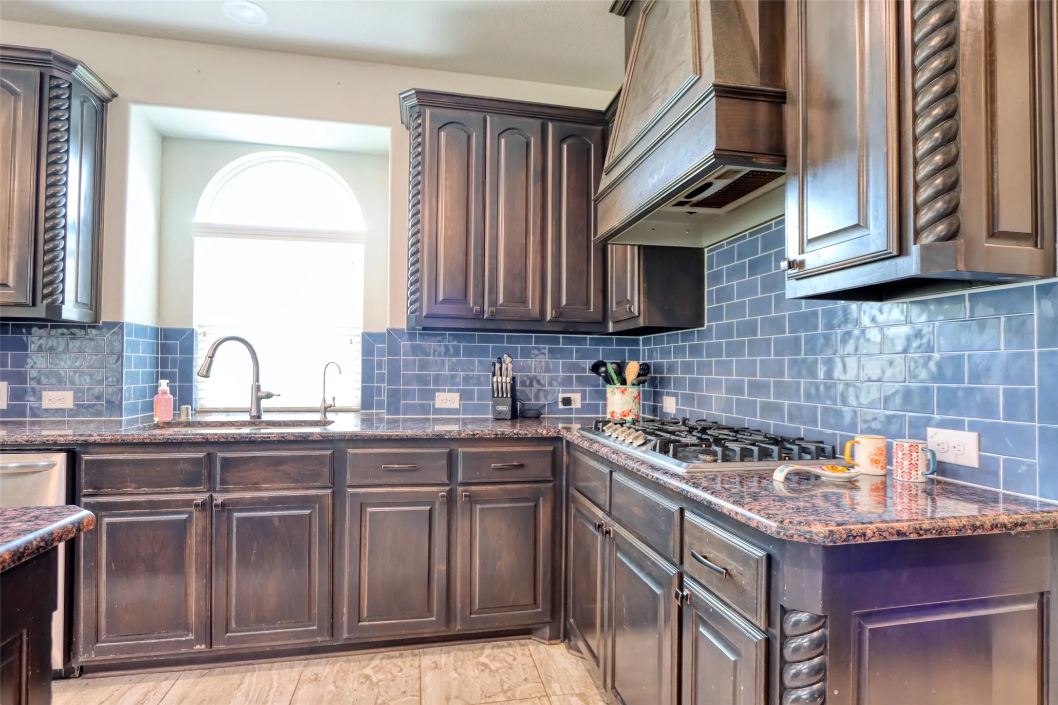 Single Family Residence For Sale in Ellis County , 2601 Grouse Hollow Way, Midlothian, Texas 76065, 6 Bedrooms, 4 Bathrooms, 3 Garage spaces, 4,266 Sqft, built in 2019, Price $620,000, mls#21263384, Real Estate Agent in Midlothian, Homes For Sale in Ellis county, Homes For Sale in Midlothian, Realtor in Midlothian Texas, Real Estate Brokerage Independent Realty Texas, Luminita Cordes Realtor