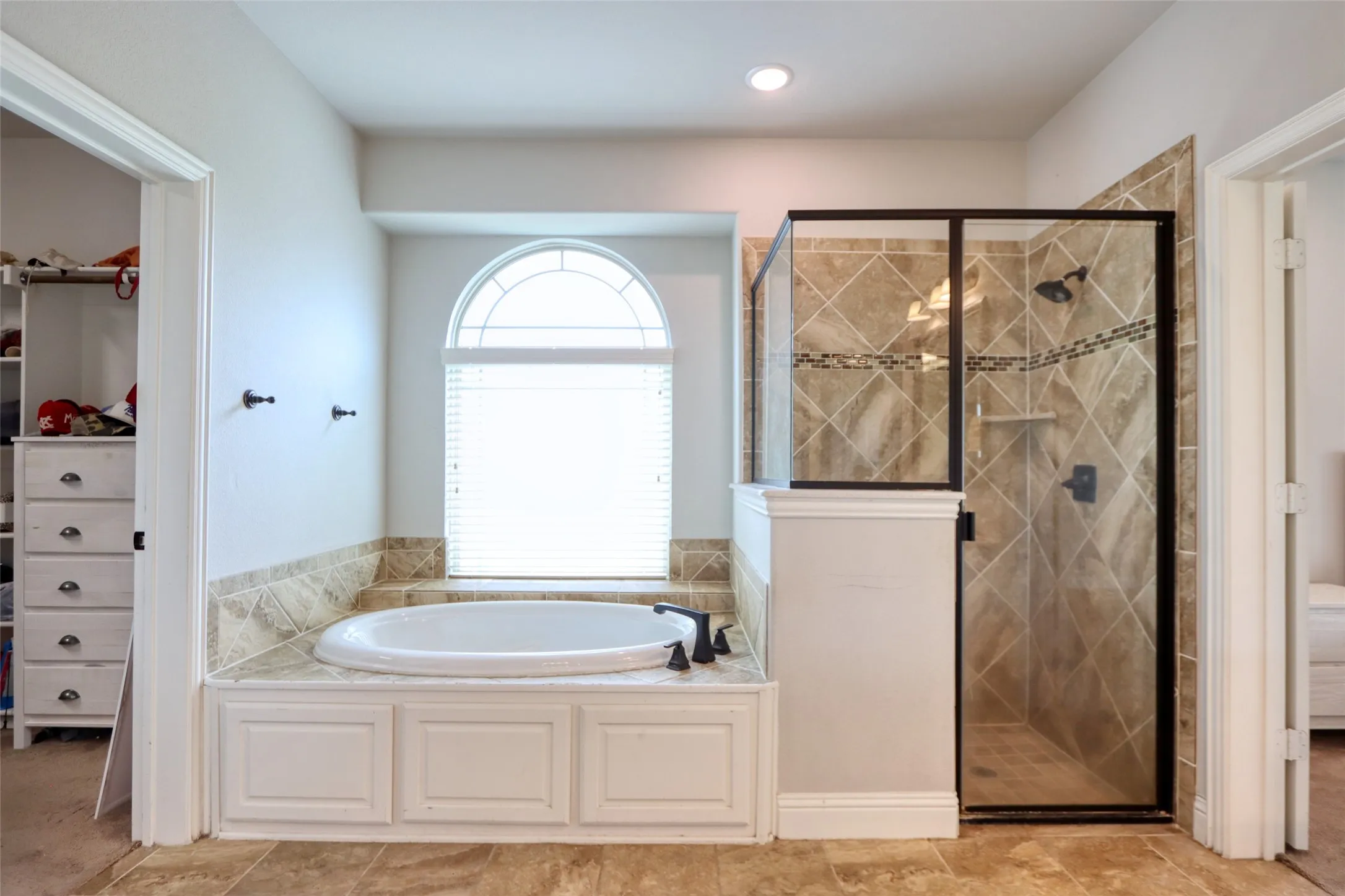 Single Family Residence For Sale in Ellis County , 2601 Grouse Hollow Way, Midlothian, Texas 76065, 6 Bedrooms, 4 Bathrooms, 3 Garage spaces, 4,266 Sqft, built in 2019, Price $620,000, mls#21263384, Real Estate Agent in Midlothian, Homes For Sale in Ellis county, Homes For Sale in Midlothian, Realtor in Midlothian Texas, Real Estate Brokerage Independent Realty Texas, Luminita Cordes Realtor