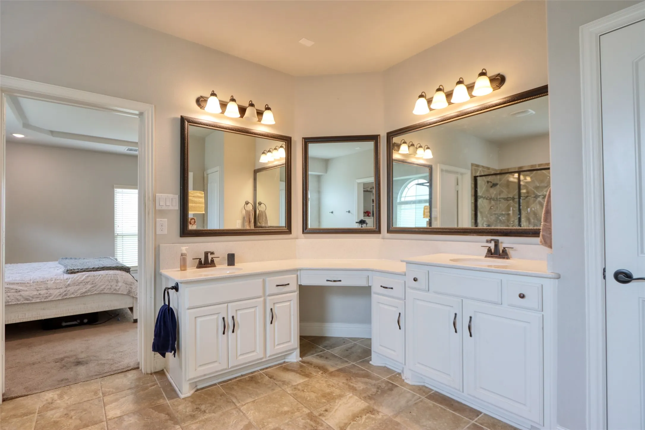 Single Family Residence For Sale in Ellis County , 2601 Grouse Hollow Way, Midlothian, Texas 76065, 6 Bedrooms, 4 Bathrooms, 3 Garage spaces, 4,266 Sqft, built in 2019, Price $620,000, mls#21263384, Real Estate Agent in Midlothian, Homes For Sale in Ellis county, Homes For Sale in Midlothian, Realtor in Midlothian Texas, Real Estate Brokerage Independent Realty Texas, Luminita Cordes Realtor