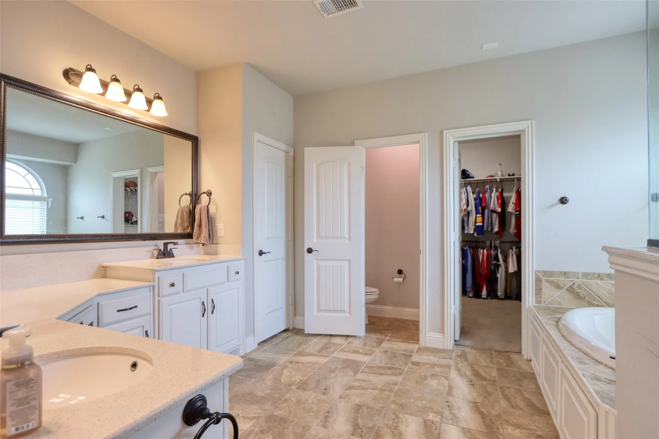 Single Family Residence For Sale in Ellis County , 2601 Grouse Hollow Way, Midlothian, Texas 76065, 6 Bedrooms, 4 Bathrooms, 3 Garage spaces, 4,266 Sqft, built in 2019, Price $620,000, mls#21263384, Real Estate Agent in Midlothian, Homes For Sale in Ellis county, Homes For Sale in Midlothian, Realtor in Midlothian Texas, Real Estate Brokerage Independent Realty Texas, Luminita Cordes Realtor