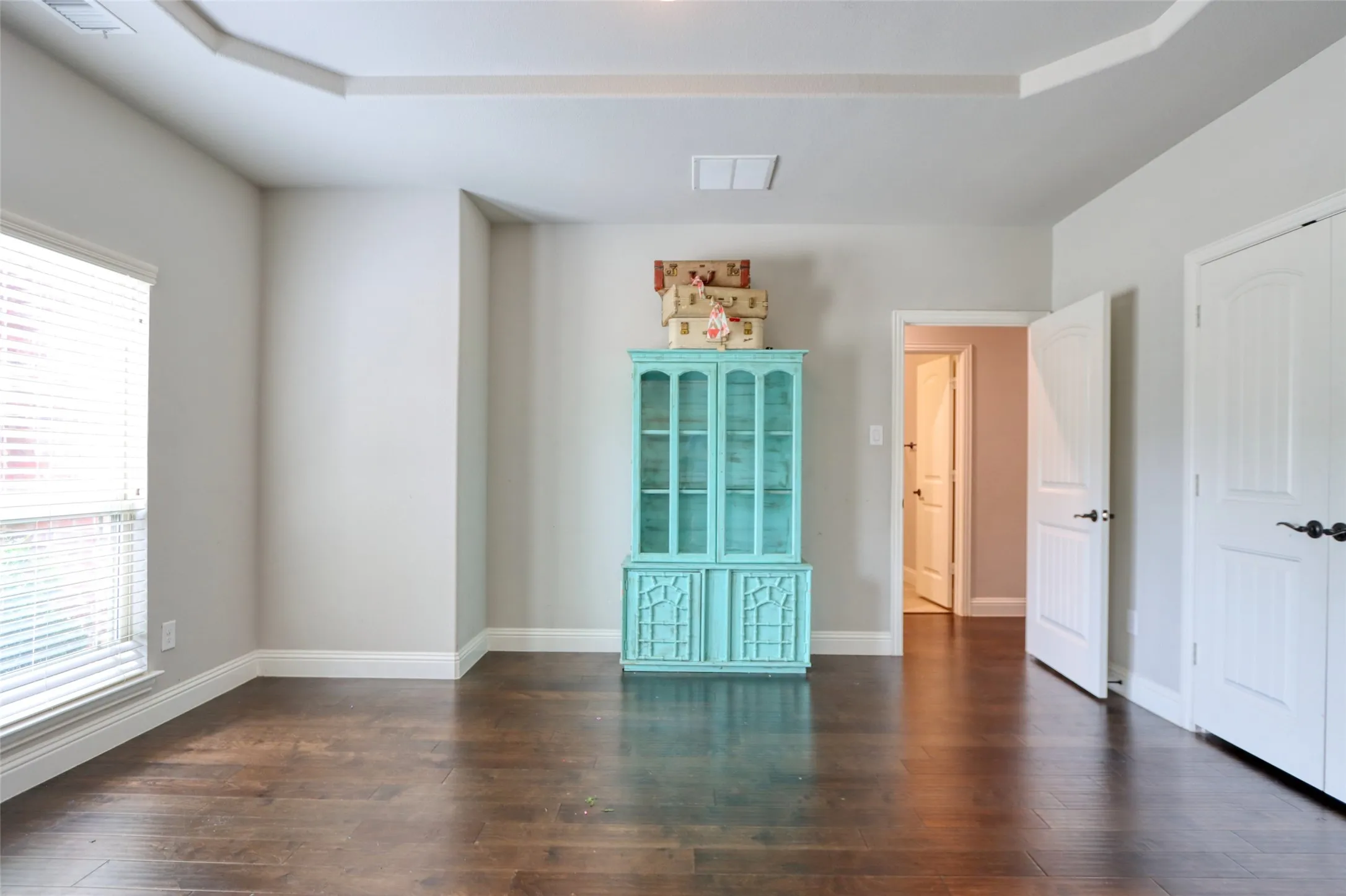 Single Family Residence For Sale in Ellis County , 2601 Grouse Hollow Way, Midlothian, Texas 76065, 6 Bedrooms, 4 Bathrooms, 3 Garage spaces, 4,266 Sqft, built in 2019, Price $620,000, mls#21263384, Real Estate Agent in Midlothian, Homes For Sale in Ellis county, Homes For Sale in Midlothian, Realtor in Midlothian Texas, Real Estate Brokerage Independent Realty Texas, Luminita Cordes Realtor