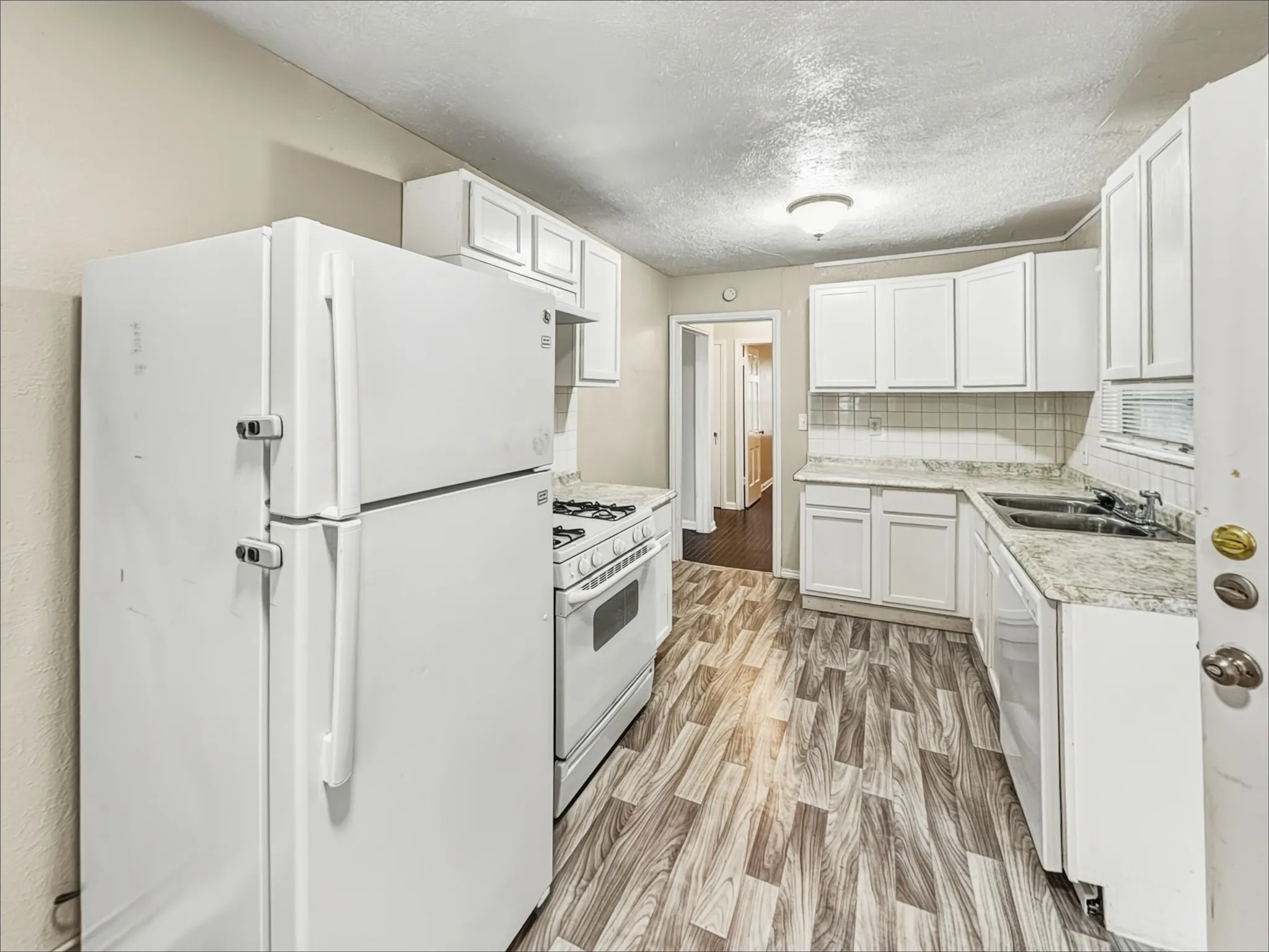 Single Family Residence For Rent in Tarrant County , 5013 Kessler Road, River Oaks, Texas 76114, 2 Bedroom, 1 Bathroom, Garage spaces, 828 Sqft, built in 1943, mls#21232876, Real Estate Agent in River Oaks, Homes For Rent in Tarrant county, Homes For Rent in River Oaks, Realtor in River Oaks Texas, Real Estate Brokerage Independent Realty Texas, Luminita Cordes Realtor