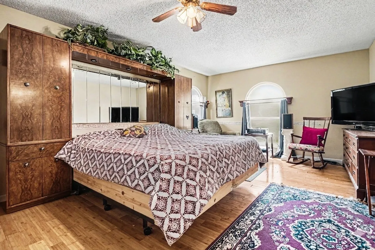 Single Family Residence For Sale in Dallas County , 5518 Round Rock Road, Garland, Texas 75044, 4 Bedrooms, 3 Bathrooms, 2 Garage spaces, 2,212 Sqft, built in 1979, Price $374,950, mls#21262382, Real Estate Agent in Garland, Homes For Sale in Dallas county, Homes For Sale in Garland, Realtor in Garland Texas, Real Estate Brokerage Independent Realty Texas, Luminita Cordes Realtor