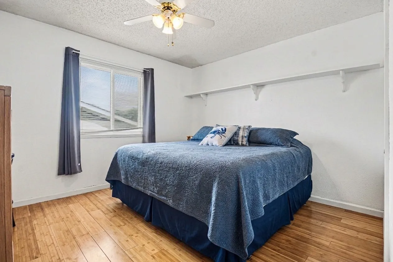 Single Family Residence For Sale in Dallas County , 5518 Round Rock Road, Garland, Texas 75044, 4 Bedrooms, 3 Bathrooms, 2 Garage spaces, 2,212 Sqft, built in 1979, Price $374,950, mls#21262382, Real Estate Agent in Garland, Homes For Sale in Dallas county, Homes For Sale in Garland, Realtor in Garland Texas, Real Estate Brokerage Independent Realty Texas, Luminita Cordes Realtor