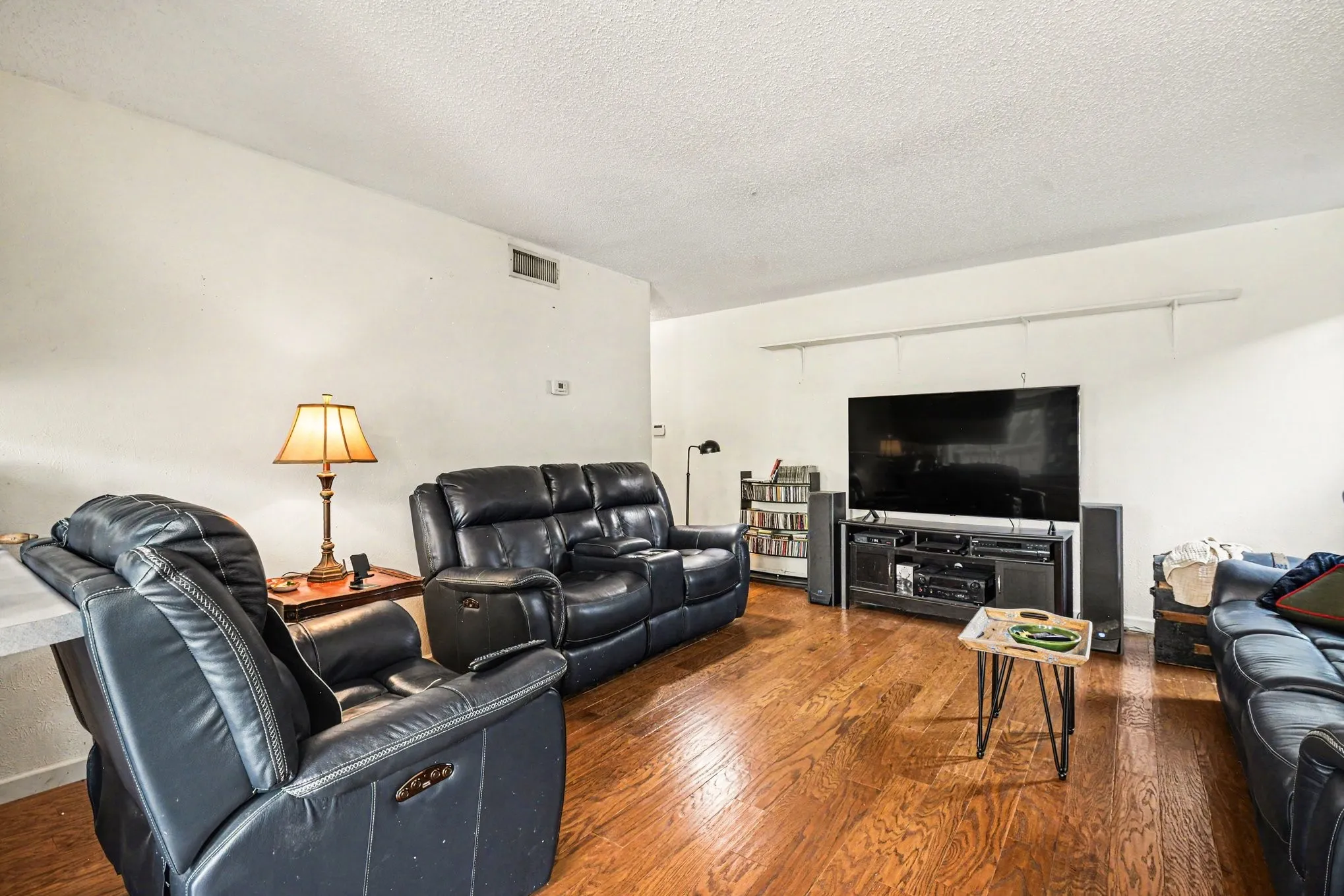 Single Family Residence For Sale in Dallas County , 5518 Round Rock Road, Garland, Texas 75044, 4 Bedrooms, 3 Bathrooms, 2 Garage spaces, 2,212 Sqft, built in 1979, Price $374,950, mls#21262382, Real Estate Agent in Garland, Homes For Sale in Dallas county, Homes For Sale in Garland, Realtor in Garland Texas, Real Estate Brokerage Independent Realty Texas, Luminita Cordes Realtor