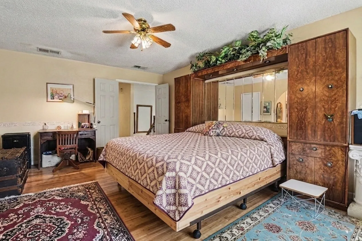 Single Family Residence For Sale in Dallas County , 5518 Round Rock Road, Garland, Texas 75044, 4 Bedrooms, 3 Bathrooms, 2 Garage spaces, 2,212 Sqft, built in 1979, Price $374,950, mls#21262382, Real Estate Agent in Garland, Homes For Sale in Dallas county, Homes For Sale in Garland, Realtor in Garland Texas, Real Estate Brokerage Independent Realty Texas, Luminita Cordes Realtor