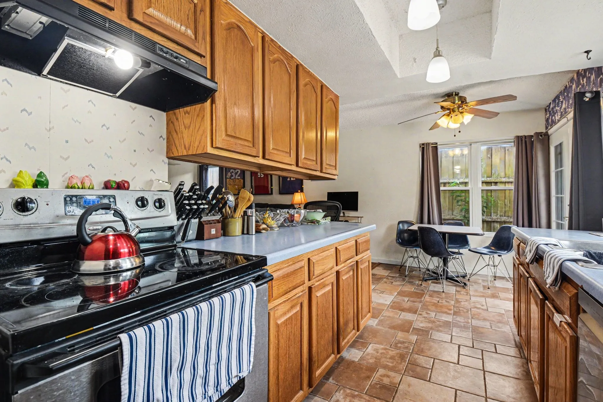Single Family Residence For Sale in Dallas County , 5518 Round Rock Road, Garland, Texas 75044, 4 Bedrooms, 3 Bathrooms, 2 Garage spaces, 2,212 Sqft, built in 1979, Price $374,950, mls#21262382, Real Estate Agent in Garland, Homes For Sale in Dallas county, Homes For Sale in Garland, Realtor in Garland Texas, Real Estate Brokerage Independent Realty Texas, Luminita Cordes Realtor