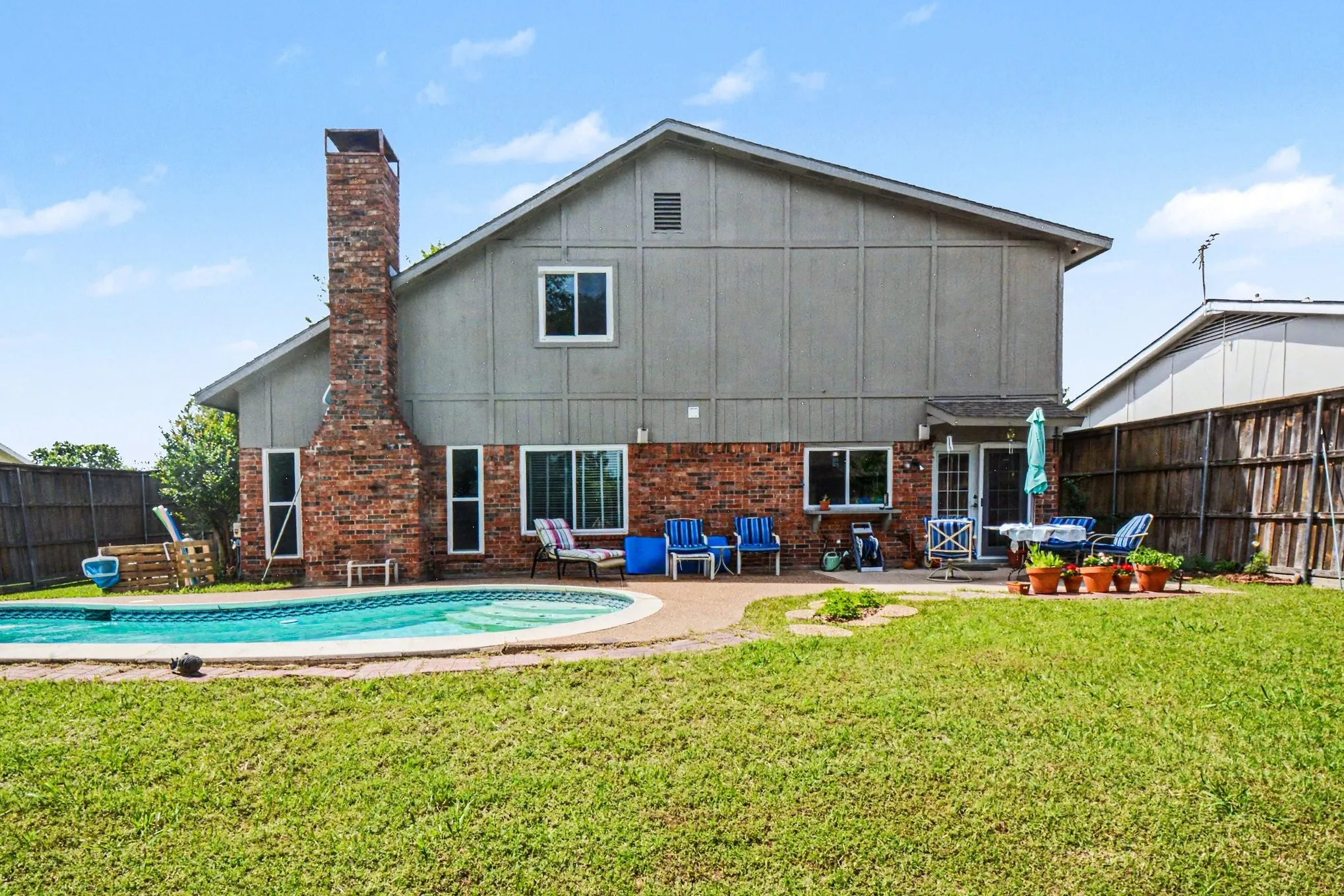 Single Family Residence For Sale in Dallas County , 5518 Round Rock Road, Garland, Texas 75044, 4 Bedrooms, 3 Bathrooms, 2 Garage spaces, 2,212 Sqft, built in 1979, Price $374,950, mls#21262382, Real Estate Agent in Garland, Homes For Sale in Dallas county, Homes For Sale in Garland, Realtor in Garland Texas, Real Estate Brokerage Independent Realty Texas, Luminita Cordes Realtor
