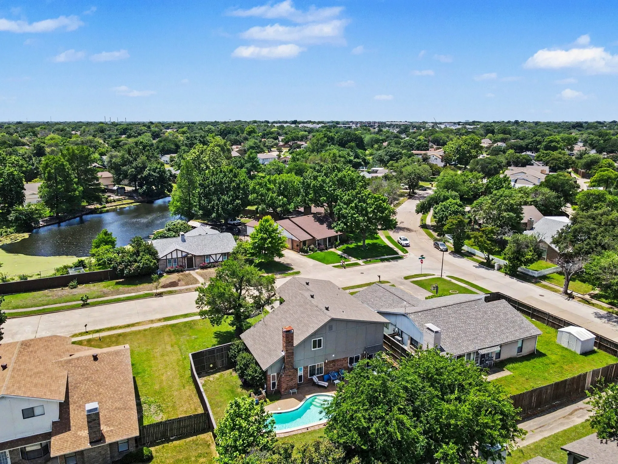 Single Family Residence For Sale in Dallas County , 5518 Round Rock Road, Garland, Texas 75044, 4 Bedrooms, 3 Bathrooms, 2 Garage spaces, 2,212 Sqft, built in 1979, Price $374,950, mls#21262382, Real Estate Agent in Garland, Homes For Sale in Dallas county, Homes For Sale in Garland, Realtor in Garland Texas, Real Estate Brokerage Independent Realty Texas, Luminita Cordes Realtor