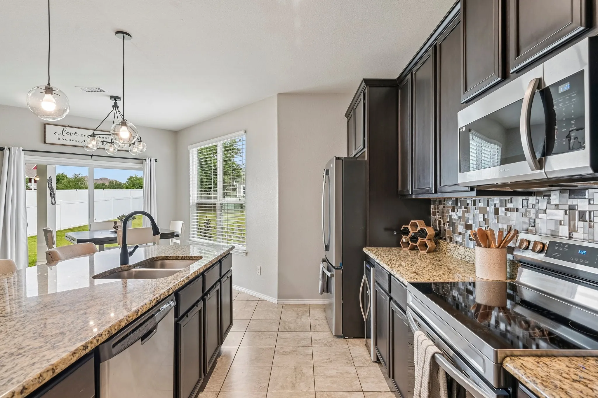 Single Family Residence For Sale in Denton County , 9141 Cranston Court, Providence Village, Texas 76227, 3 Bedroom, 3 Bathroom, 2 Garage spaces, 2,728 Sqft, built in 2013, mls#21261882, Real Estate Agent in Providence Village, Homes For Sale in Denton county, Homes For Sale in Providence Village, Realtor in Providence Village Texas, Real Estate Brokerage Independent Realty Texas, Luminita Cordes Realtor
