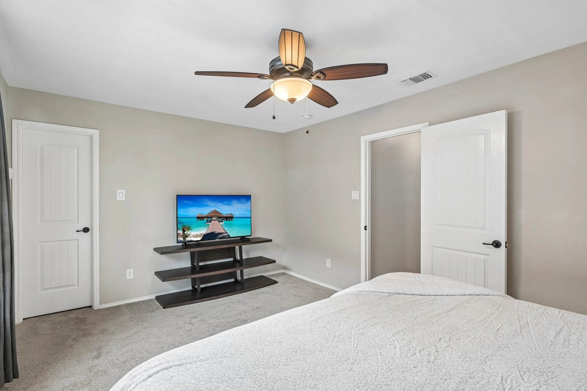 Single Family Residence For Sale in Denton County , 9141 Cranston Court, Providence Village, Texas 76227, 3 Bedroom, 3 Bathroom, 2 Garage spaces, 2,728 Sqft, built in 2013, mls#21261882, Real Estate Agent in Providence Village, Homes For Sale in Denton county, Homes For Sale in Providence Village, Realtor in Providence Village Texas, Real Estate Brokerage Independent Realty Texas, Luminita Cordes Realtor