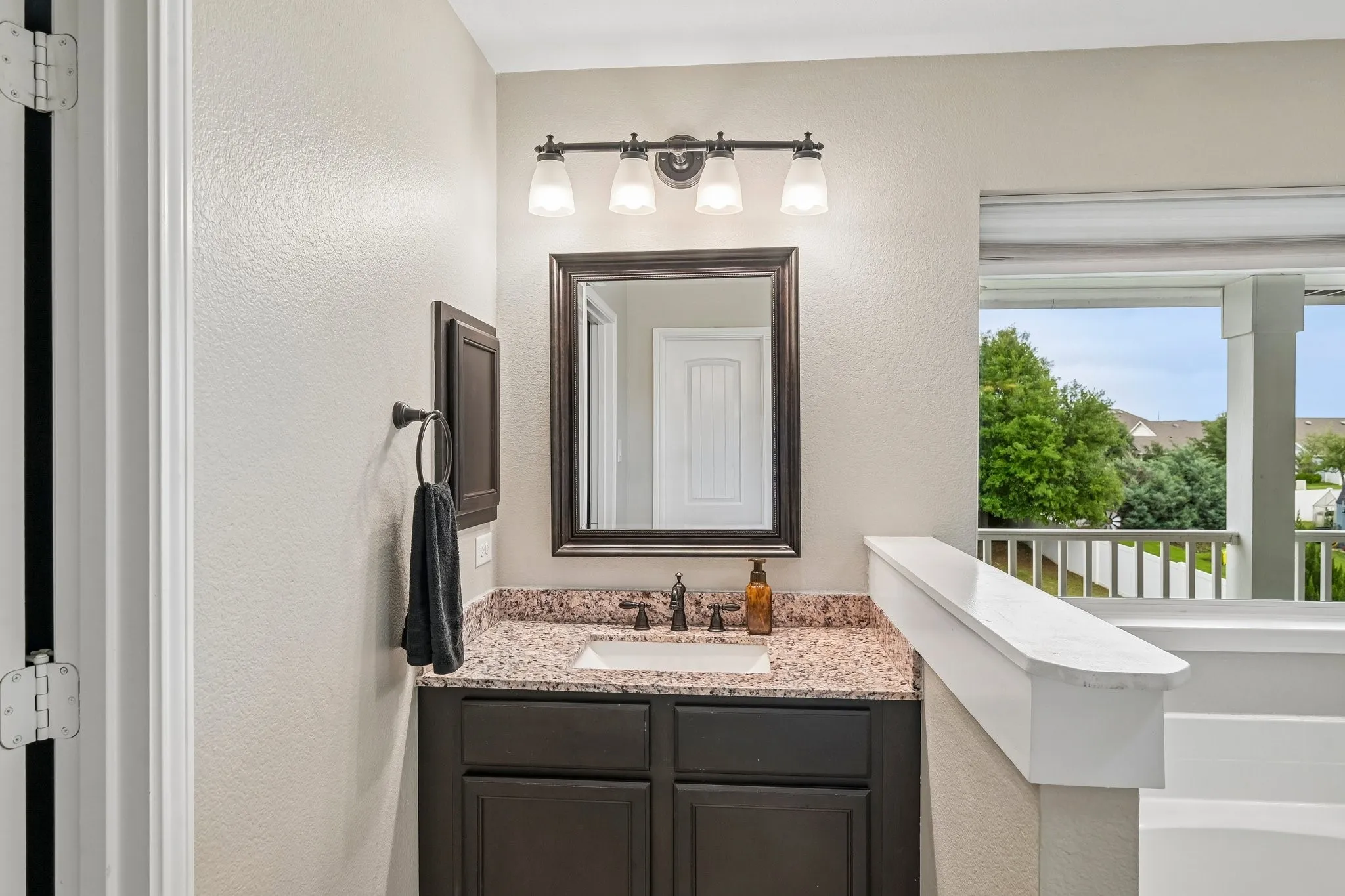 Single Family Residence For Sale in Denton County , 9141 Cranston Court, Providence Village, Texas 76227, 3 Bedroom, 3 Bathroom, 2 Garage spaces, 2,728 Sqft, built in 2013, mls#21261882, Real Estate Agent in Providence Village, Homes For Sale in Denton county, Homes For Sale in Providence Village, Realtor in Providence Village Texas, Real Estate Brokerage Independent Realty Texas, Luminita Cordes Realtor