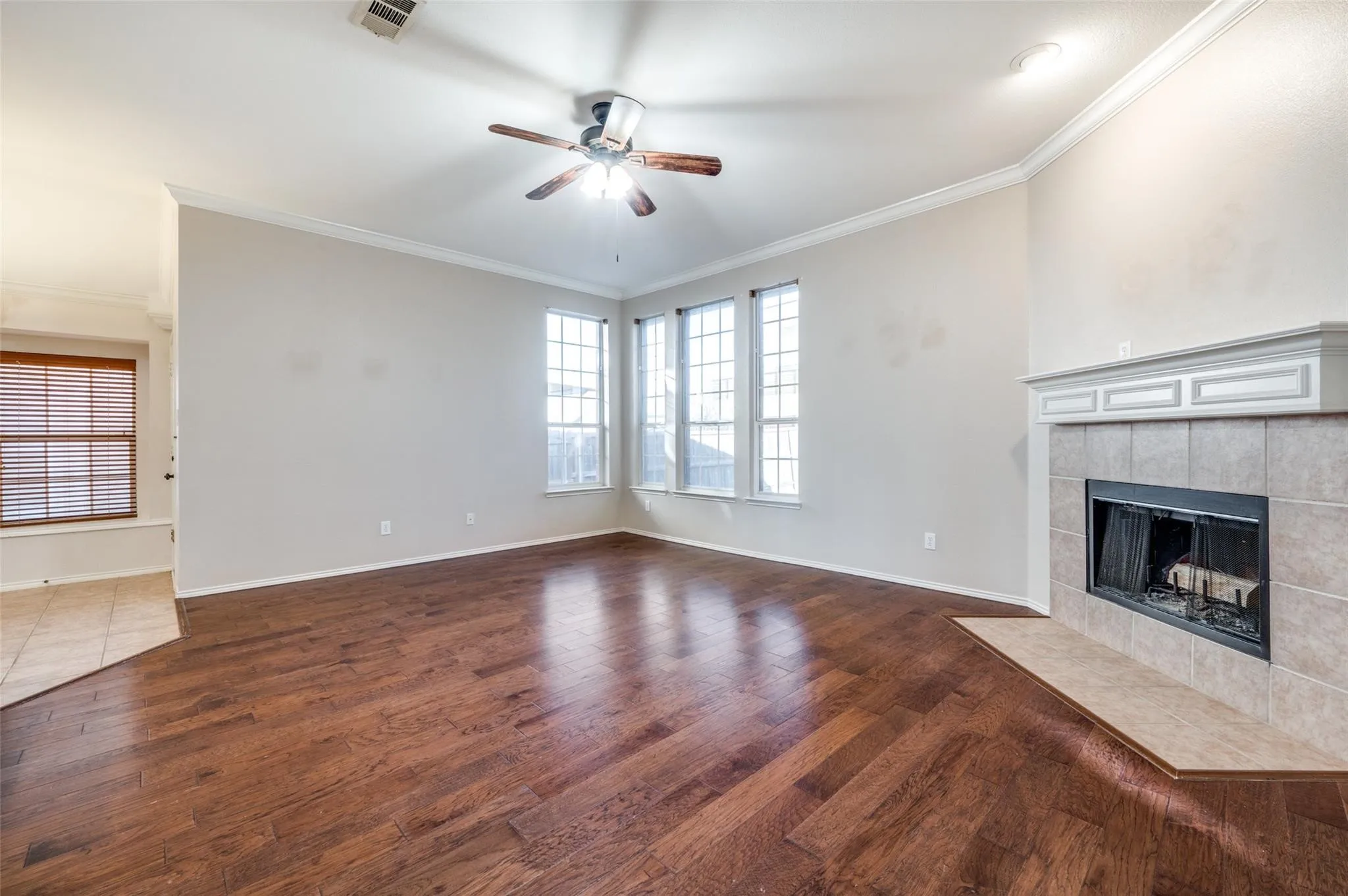 Single Family Residence For Rent in Collin County , 6752 Longhorn Trail, Frisco, Texas 75034, 3 Bedroom, 2 Bathroom, 2 Garage spaces, 1,865 Sqft, built in 2001, mls#21223798, Real Estate Agent in Frisco, Homes For Rent in Collin county, Homes For Rent in Frisco, Realtor in Frisco Texas, Real Estate Brokerage Independent Realty Texas, Luminita Cordes Realtor
